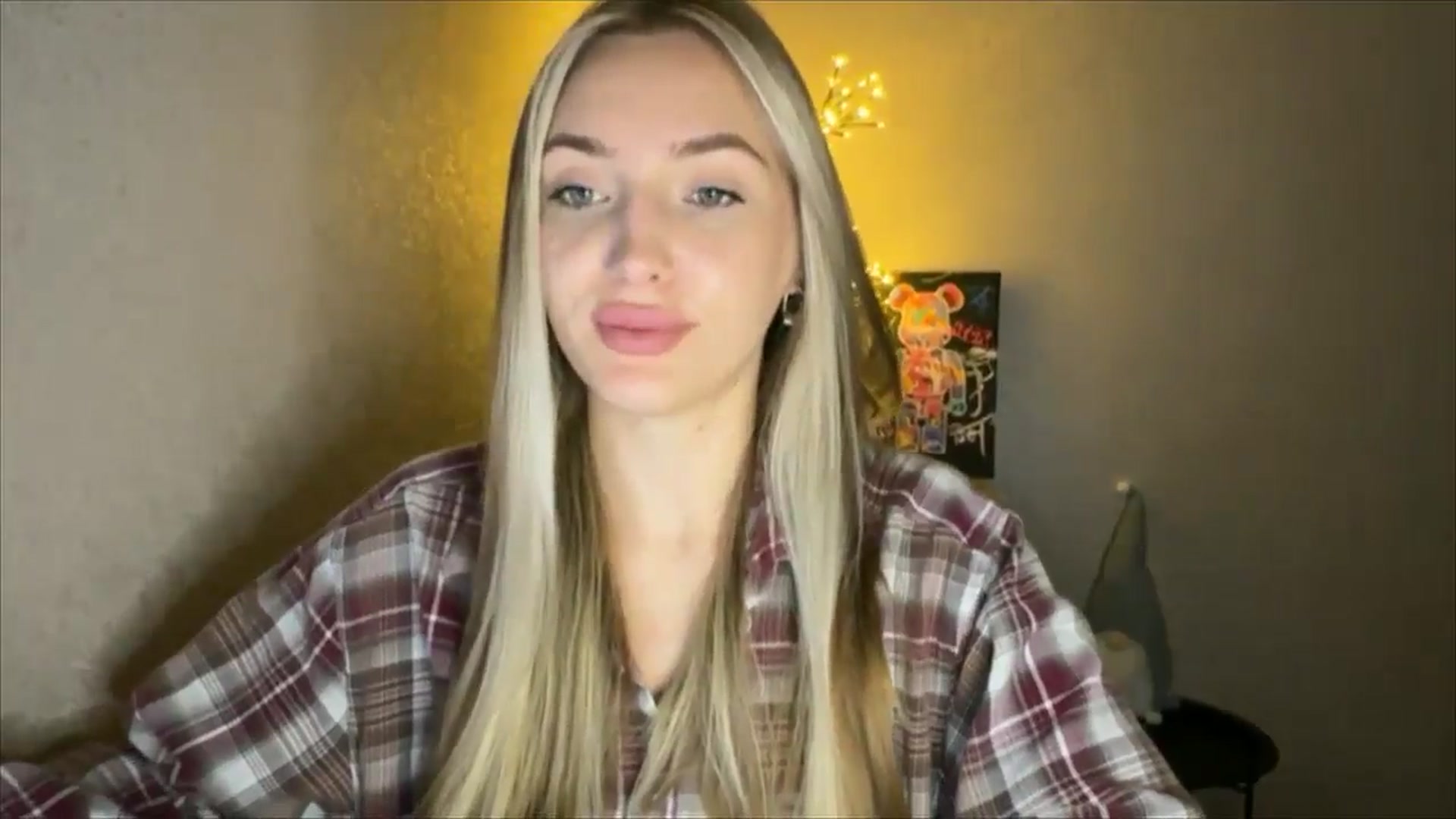 Gallery image thumbnail from My_Diana's myfreecams stream on, 10/03/2024, 19:50 image 6 of 20
