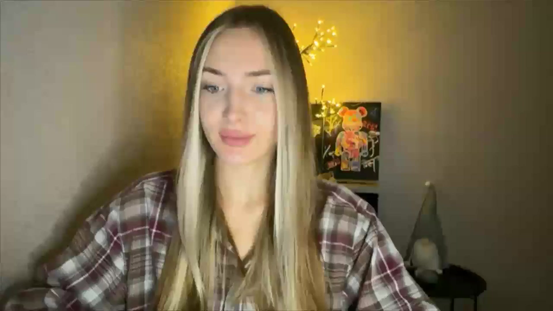 Gallery image thumbnail from My_Diana's myfreecams stream on, 10/03/2024, 19:50 image 13 of 20
