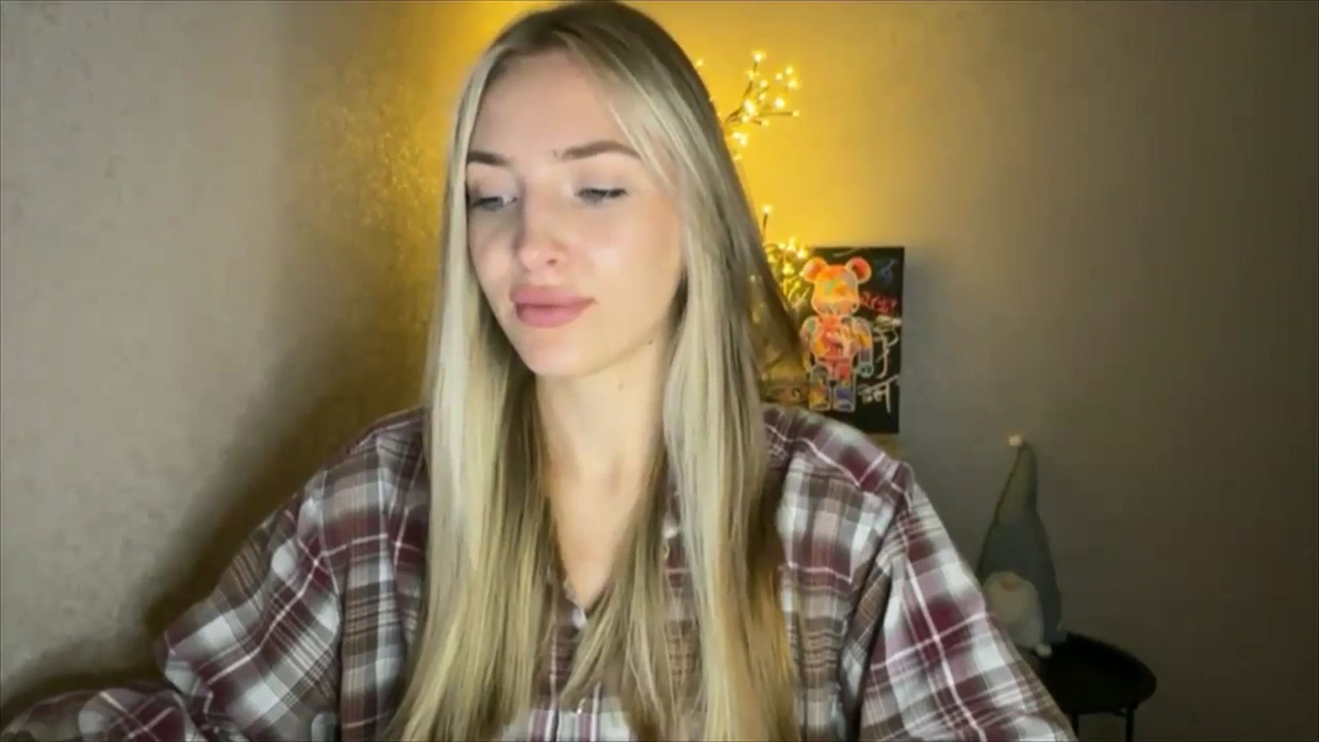 Gallery image thumbnail from My_Diana's myfreecams stream on, 10/03/2024, 19:50 image 7 of 20