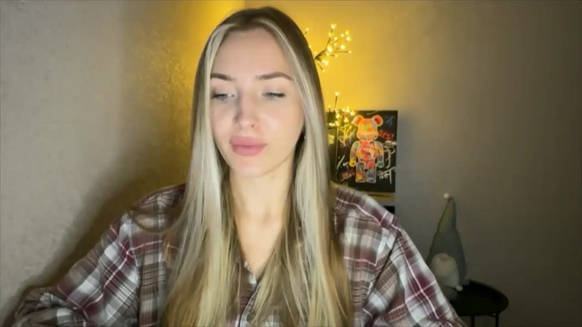 Gallery image thumbnail from My_Diana's myfreecams stream on, 10/03/2024, 19:50 image 3 of 20