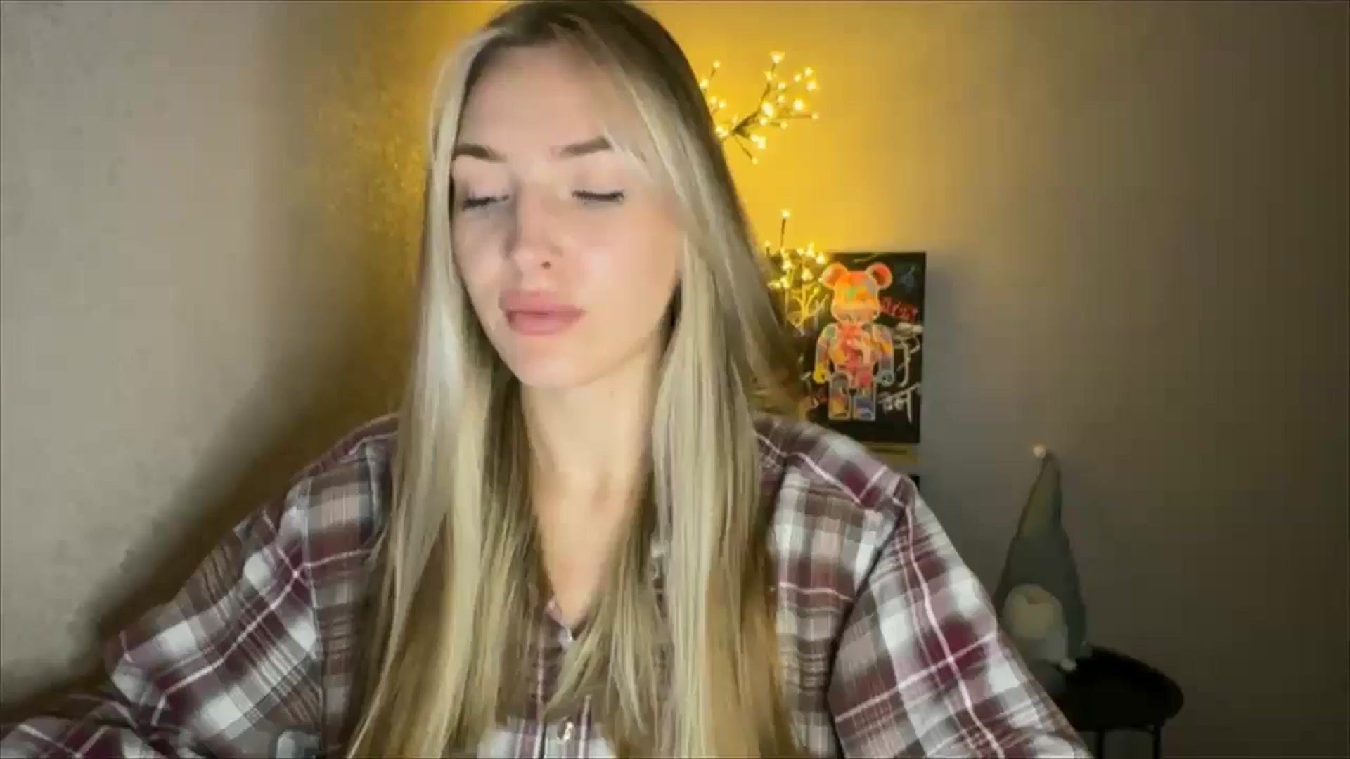 Gallery image thumbnail from My_Diana's myfreecams stream on, 10/03/2024, 19:50 image 8 of 20