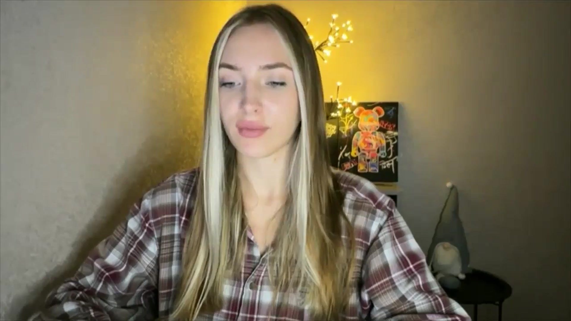 Gallery image thumbnail from My_Diana's myfreecams stream on, 10/03/2024, 20:34 image 14 of 20