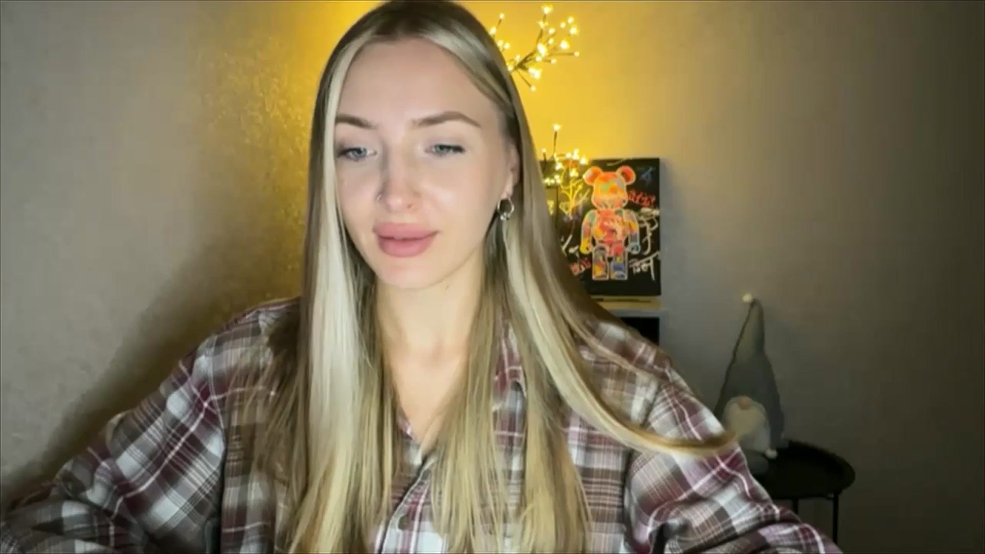 Gallery image thumbnail from My_Diana's myfreecams stream on, 10/03/2024, 21:27 image 5 of 20