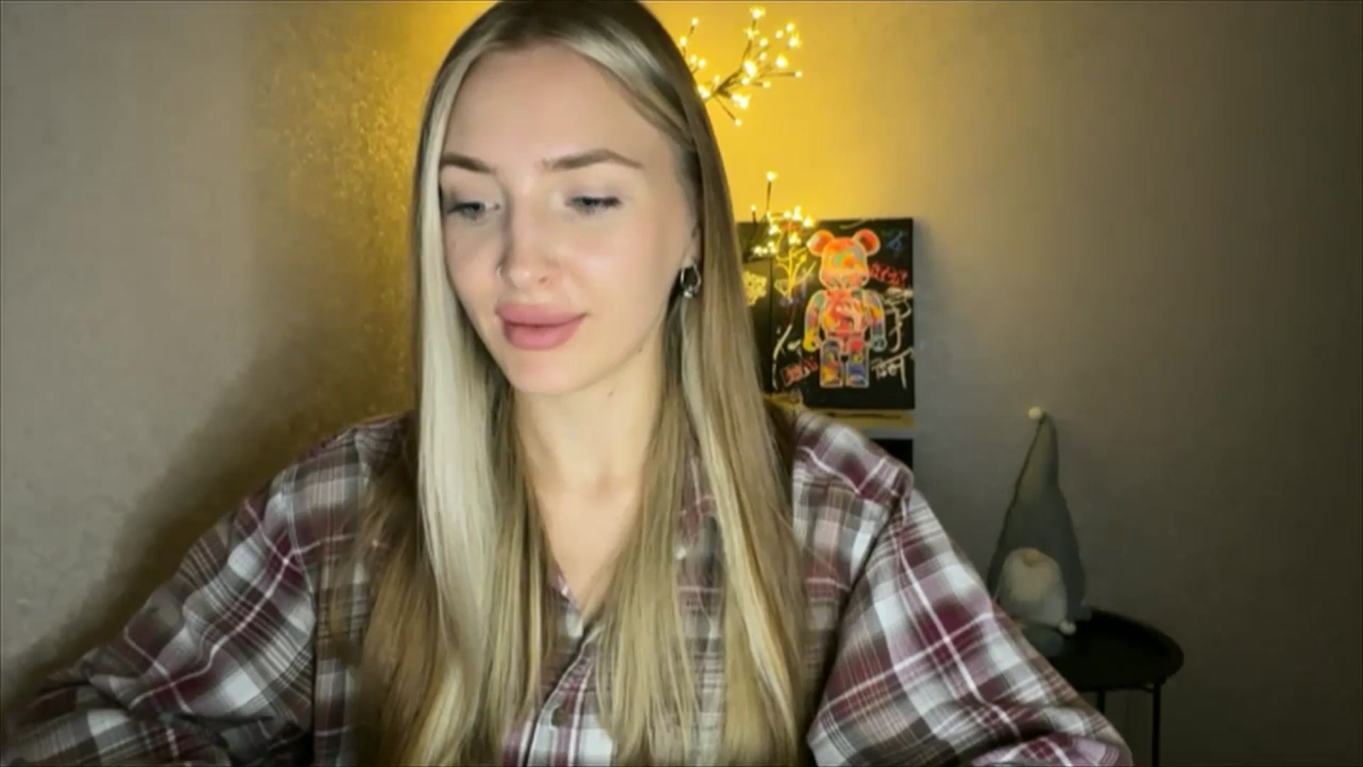 Gallery image thumbnail from My_Diana's myfreecams stream on, 10/03/2024, 21:27 image 8 of 20
