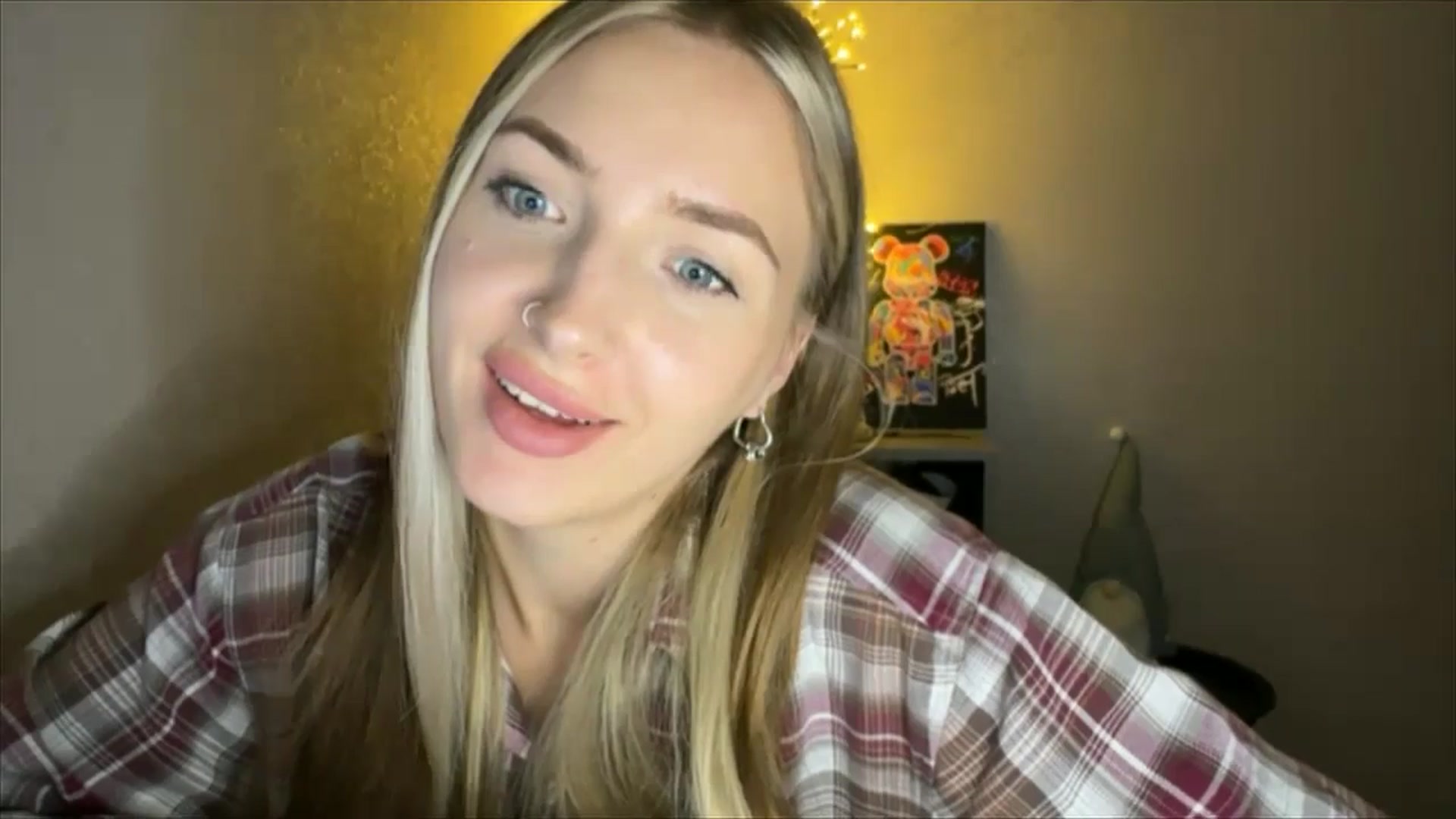 Gallery image thumbnail from My_Diana's myfreecams stream on, 10/03/2024, 21:27 image 18 of 20