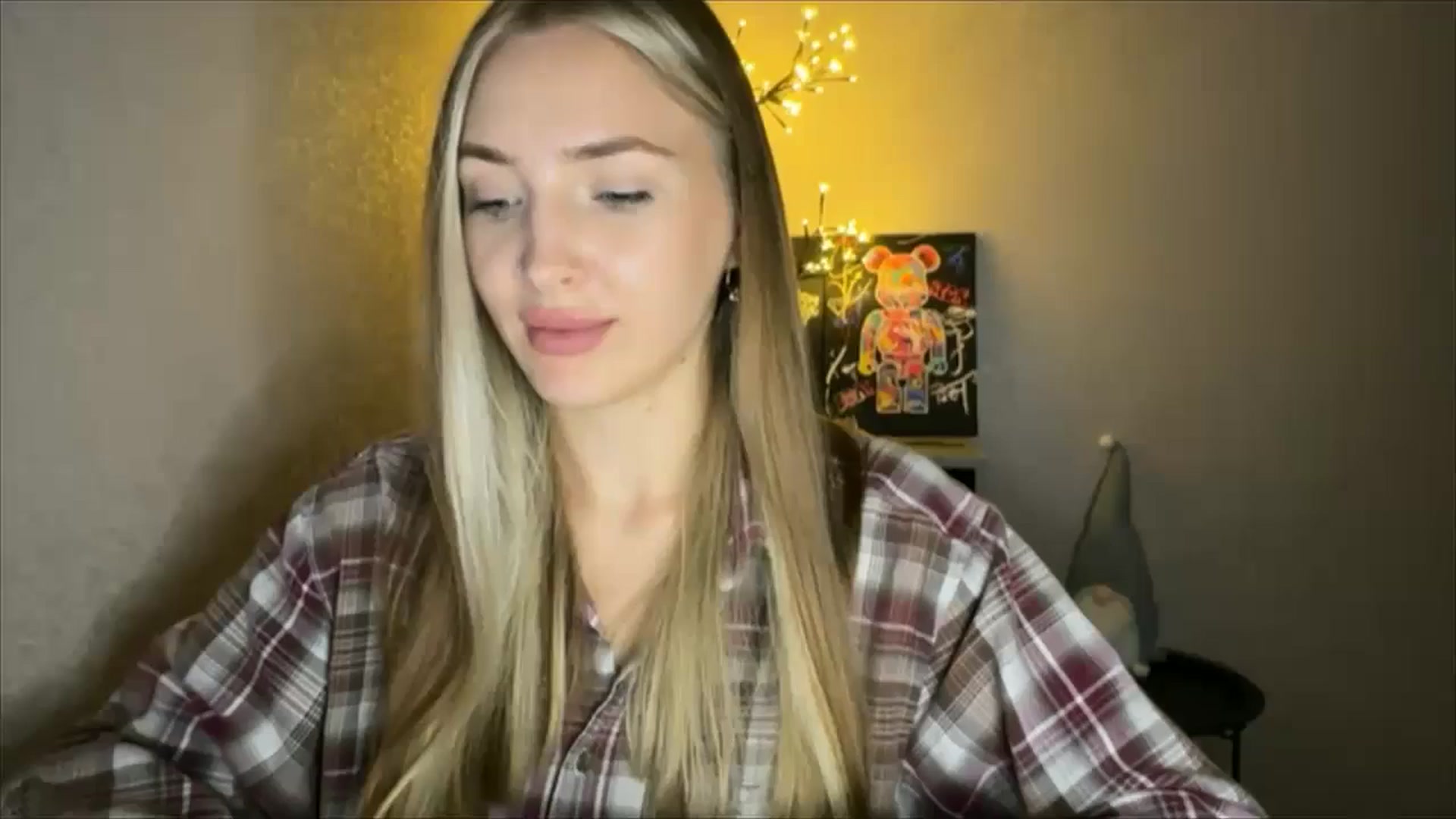 Gallery image thumbnail from My_Diana's myfreecams stream on, 10/03/2024, 21:27 image 13 of 20