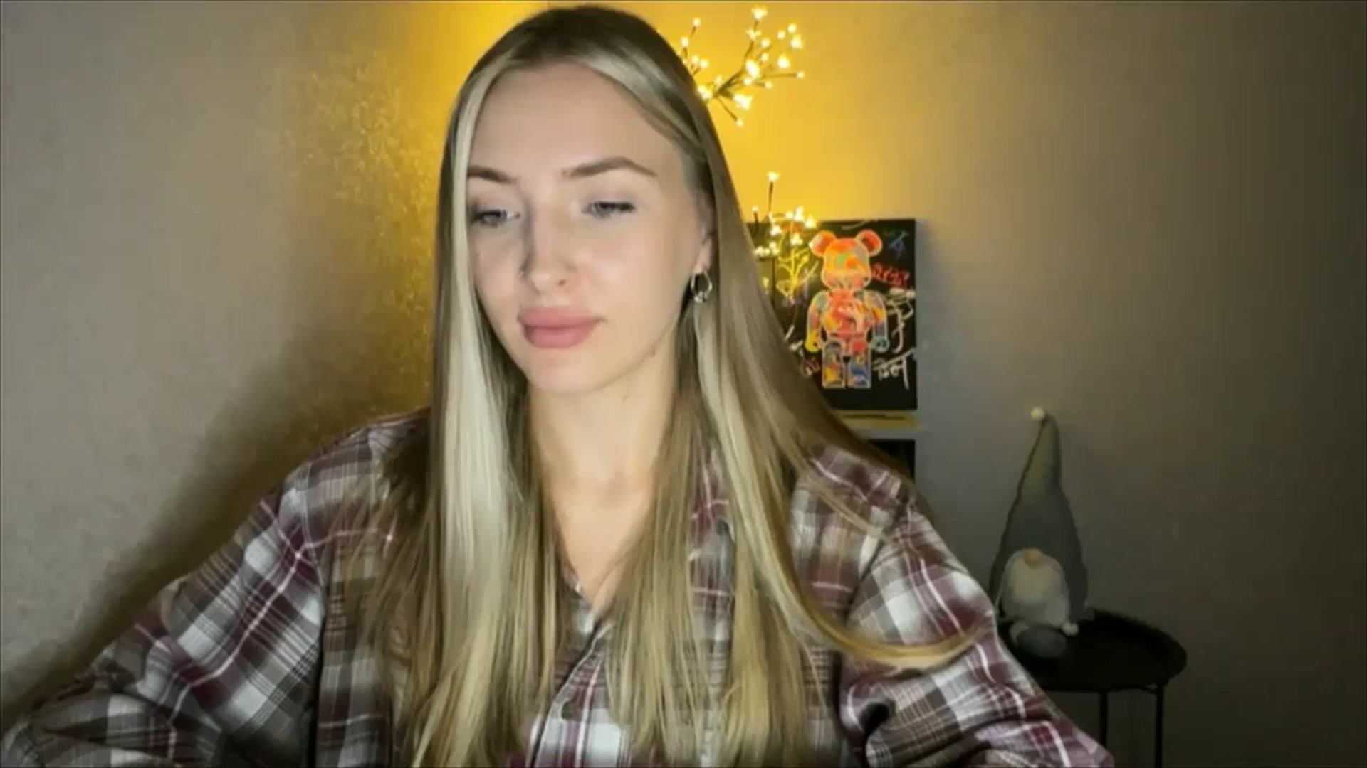 Gallery image thumbnail from My_Diana's myfreecams stream on, 10/03/2024, 21:27 image 6 of 20