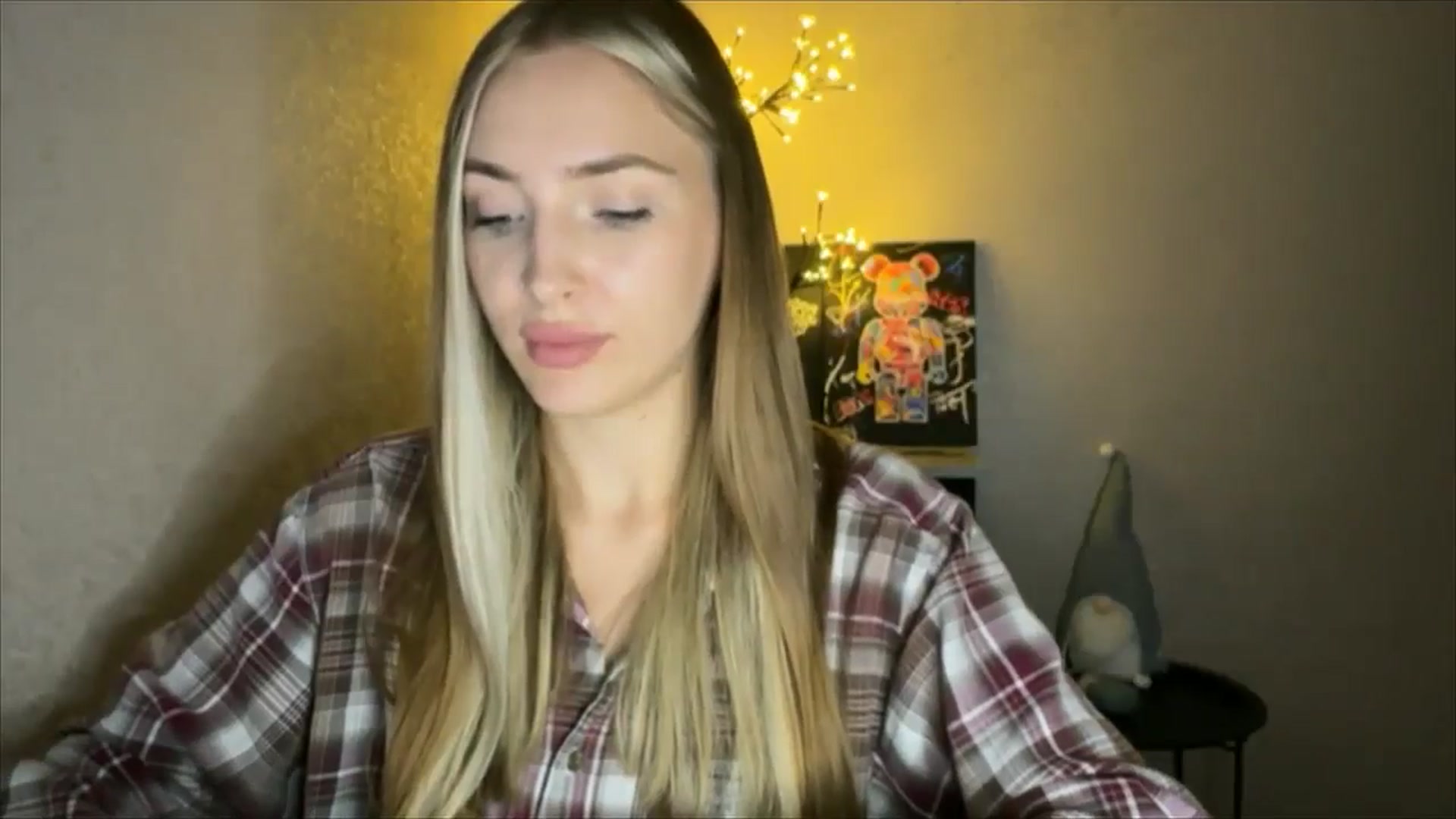 Gallery image thumbnail from My_Diana's myfreecams stream on, 10/03/2024, 21:27 image 16 of 20
