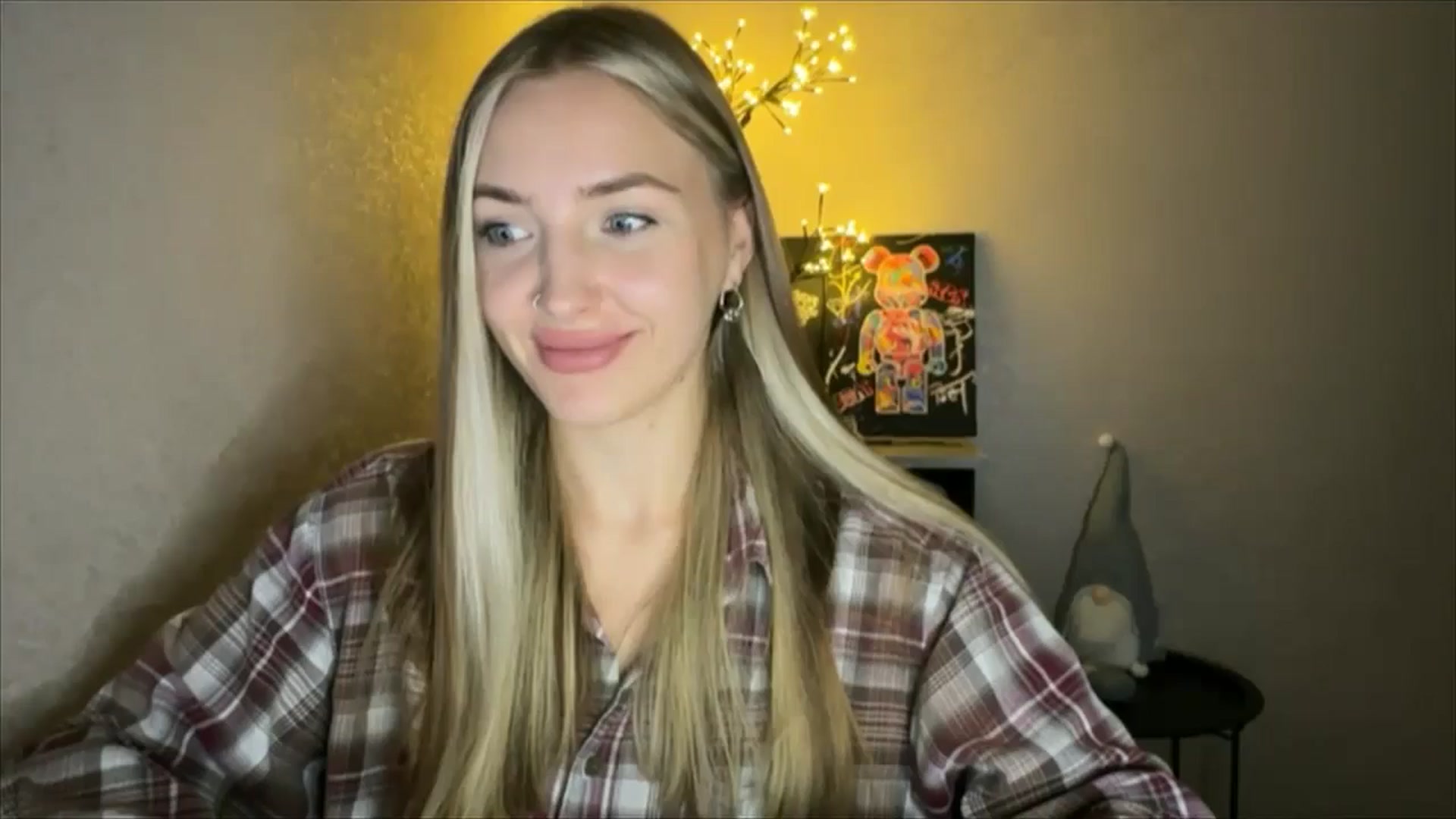 Gallery image thumbnail from My_Diana's myfreecams stream on, 10/03/2024, 21:27 image 1 of 20