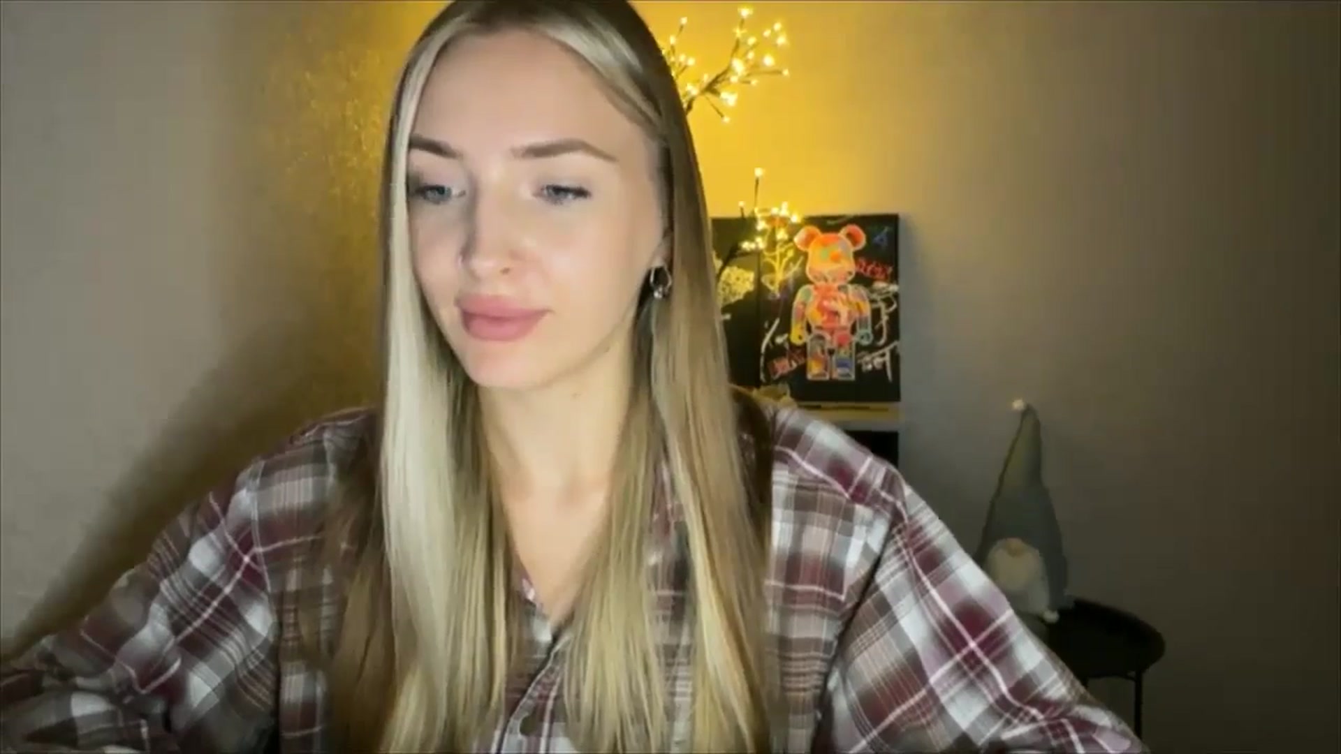Gallery image thumbnail from My_Diana's myfreecams stream on, 10/03/2024, 21:27 image 10 of 20