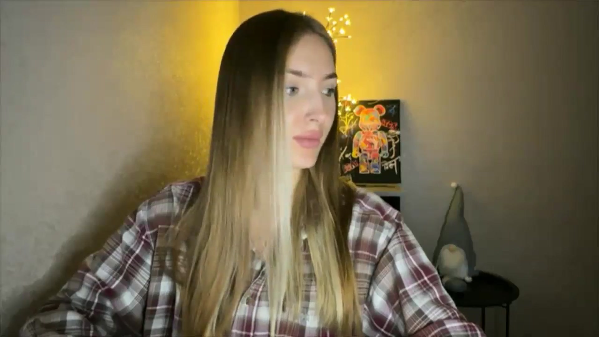 Gallery image thumbnail from My_Diana's myfreecams stream on, 10/03/2024, 21:27 image 15 of 20