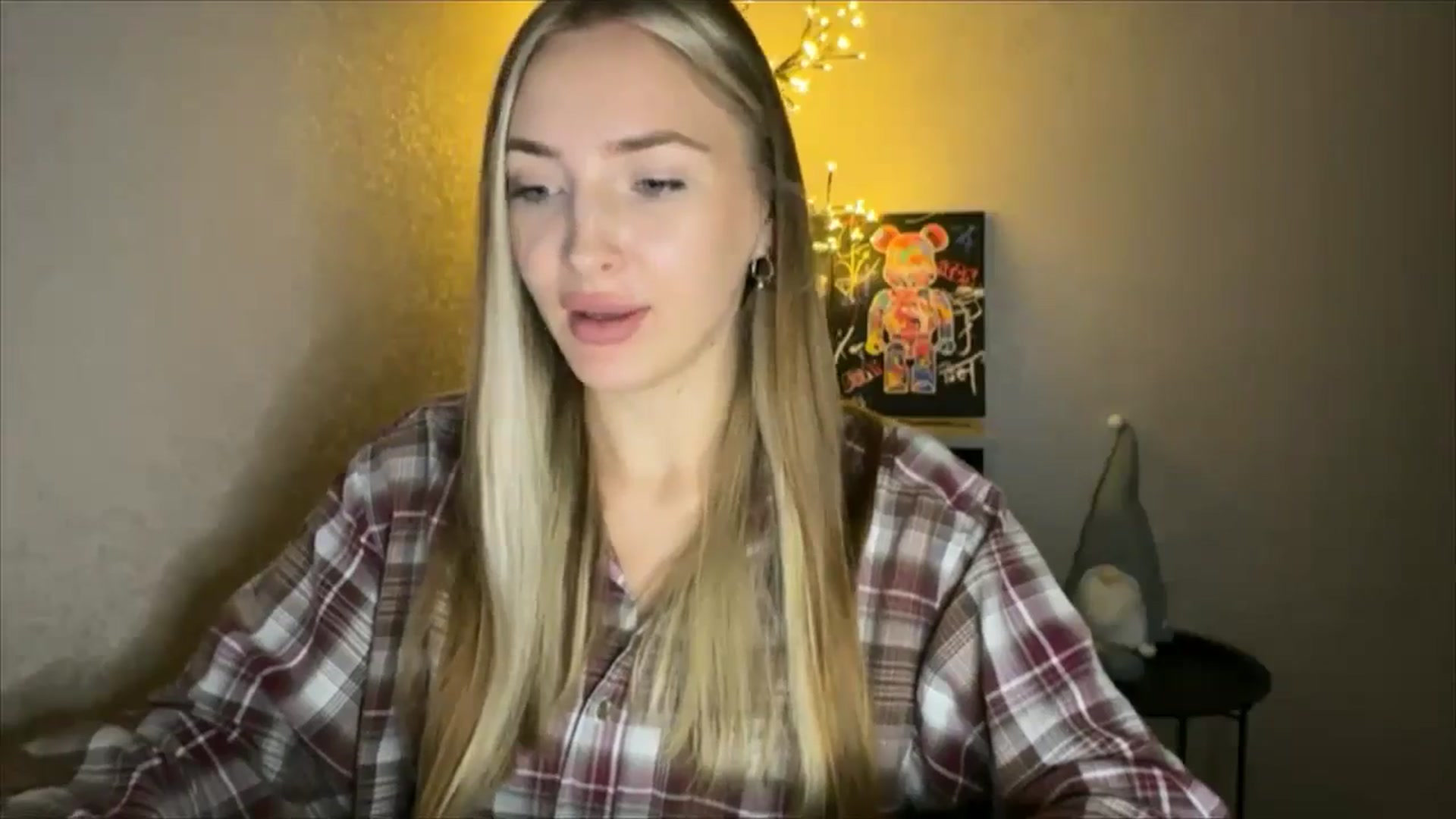 Gallery image thumbnail from My_Diana's myfreecams stream on, 10/03/2024, 21:27 image 19 of 20