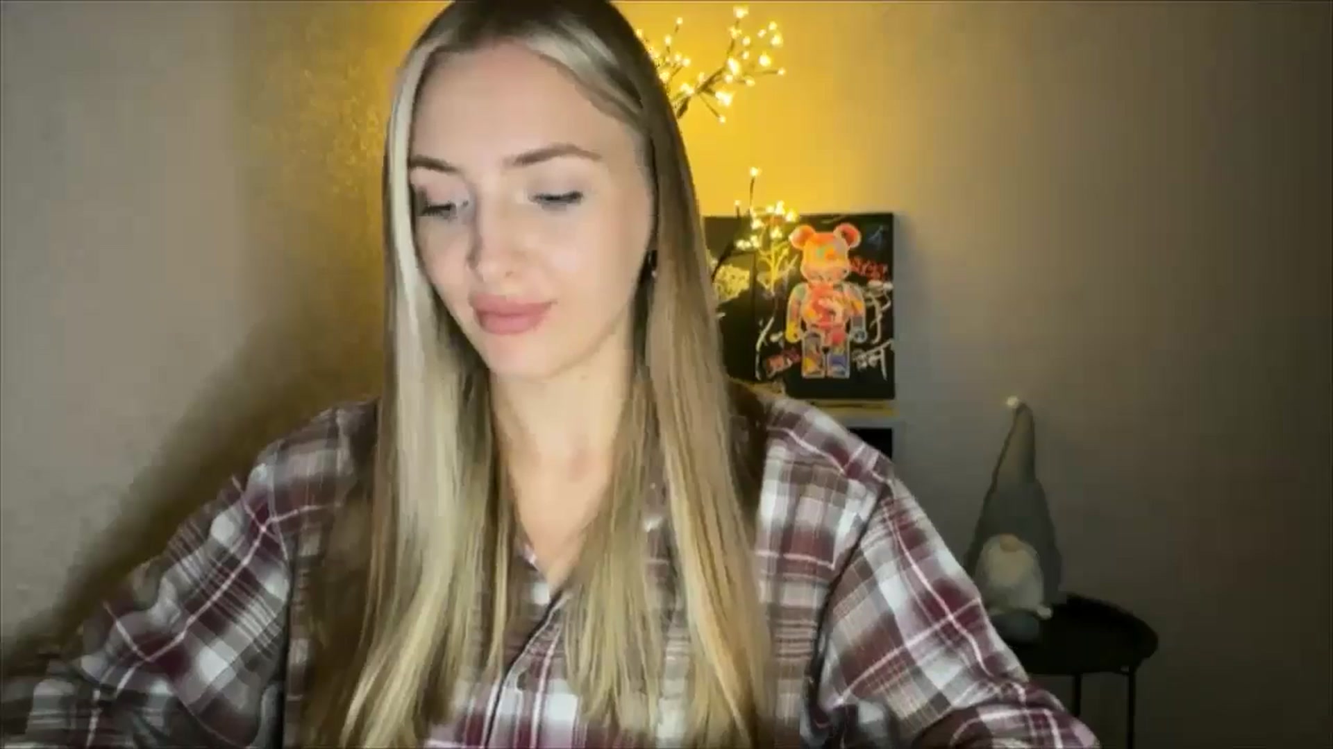 Gallery image thumbnail from My_Diana's myfreecams stream on, 10/03/2024, 21:27 image 11 of 20