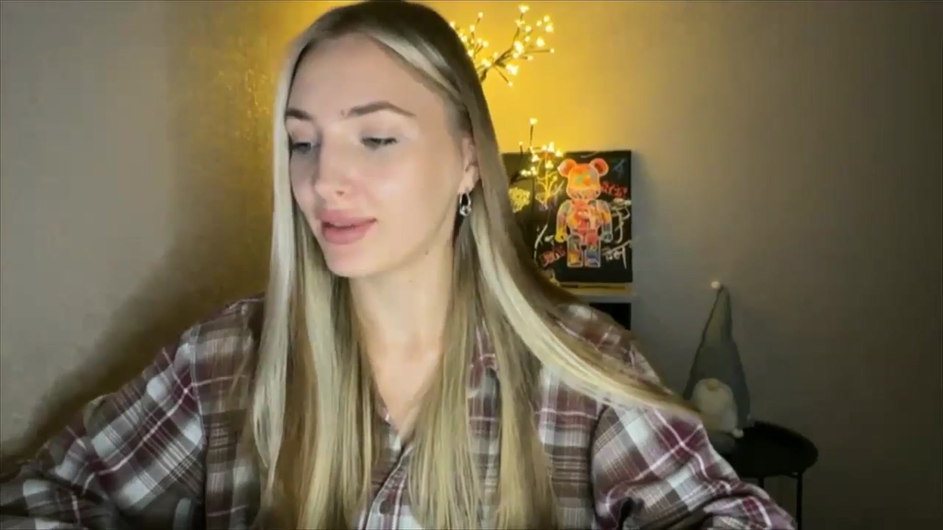 Gallery image thumbnail from My_Diana's myfreecams stream on, 10/03/2024, 21:27 image 3 of 20