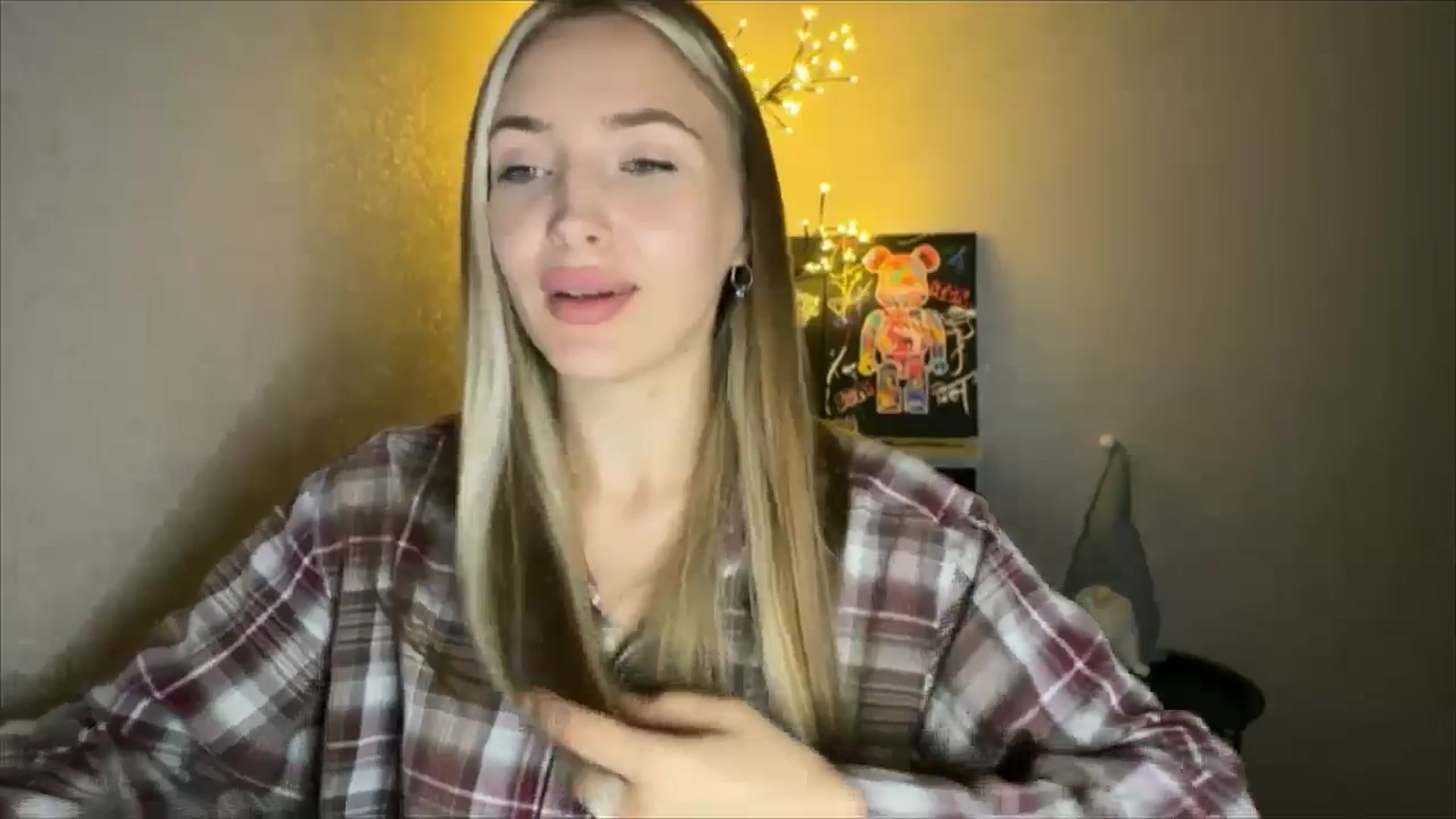 Gallery image thumbnail from My_Diana's myfreecams stream on, 10/03/2024, 21:27 image 12 of 20