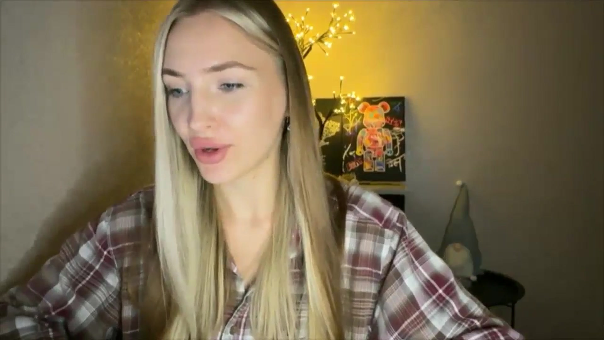 Gallery image thumbnail from My_Diana's myfreecams stream on, 10/03/2024, 21:27 image 9 of 20