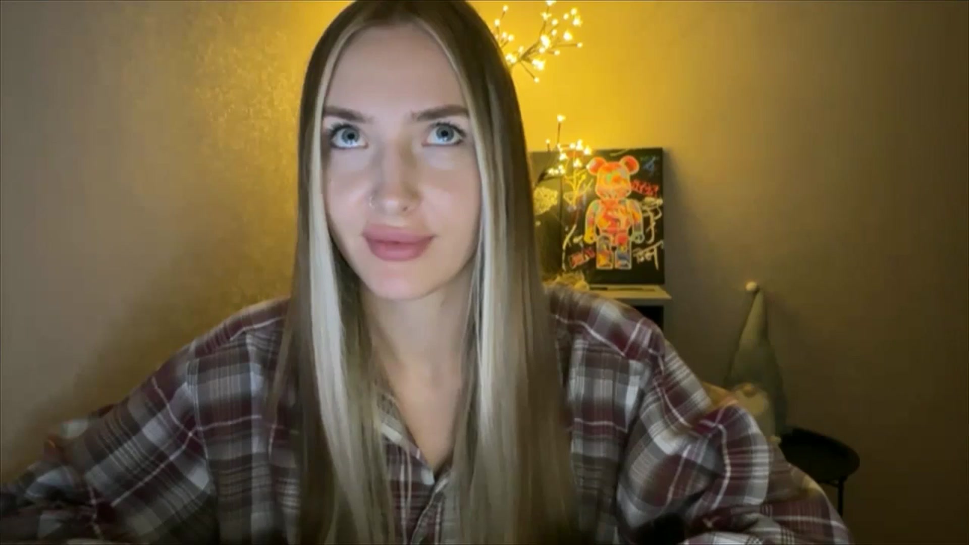 Gallery image thumbnail from My_Diana's myfreecams stream on, 10/03/2024, 22:34 image 9 of 20