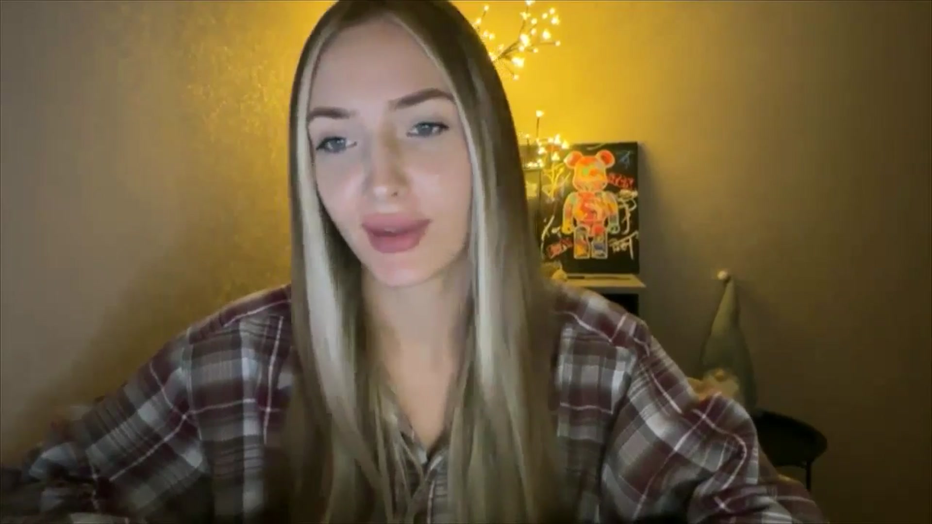 Gallery image thumbnail from My_Diana's myfreecams stream on, 10/03/2024, 22:34 image 14 of 20