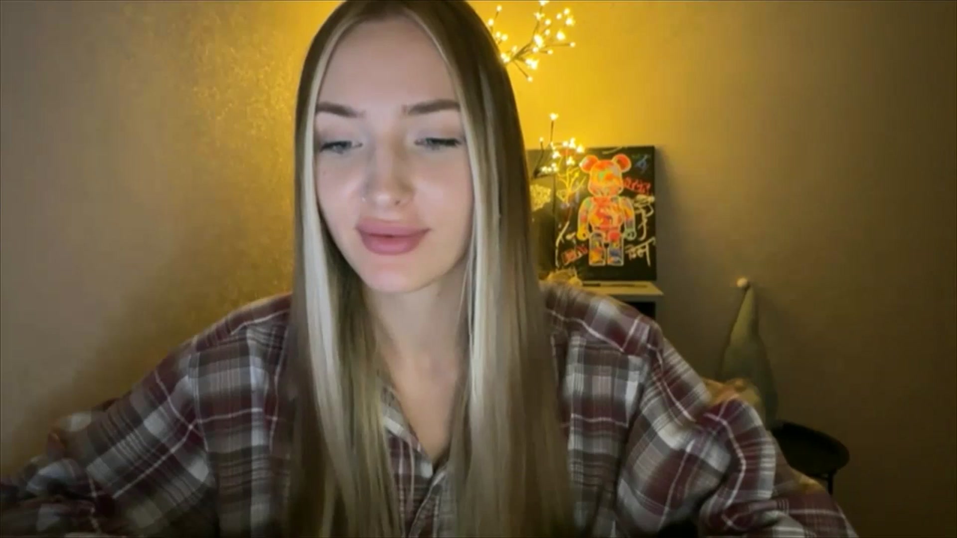 Gallery image thumbnail from My_Diana's myfreecams stream on, 10/03/2024, 22:34 image 10 of 20