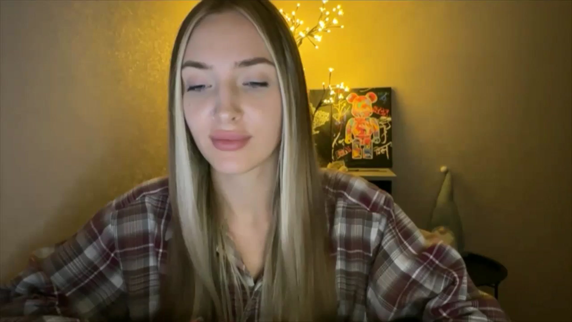 Gallery image thumbnail from My_Diana's myfreecams stream on, 10/03/2024, 22:34 image 12 of 20