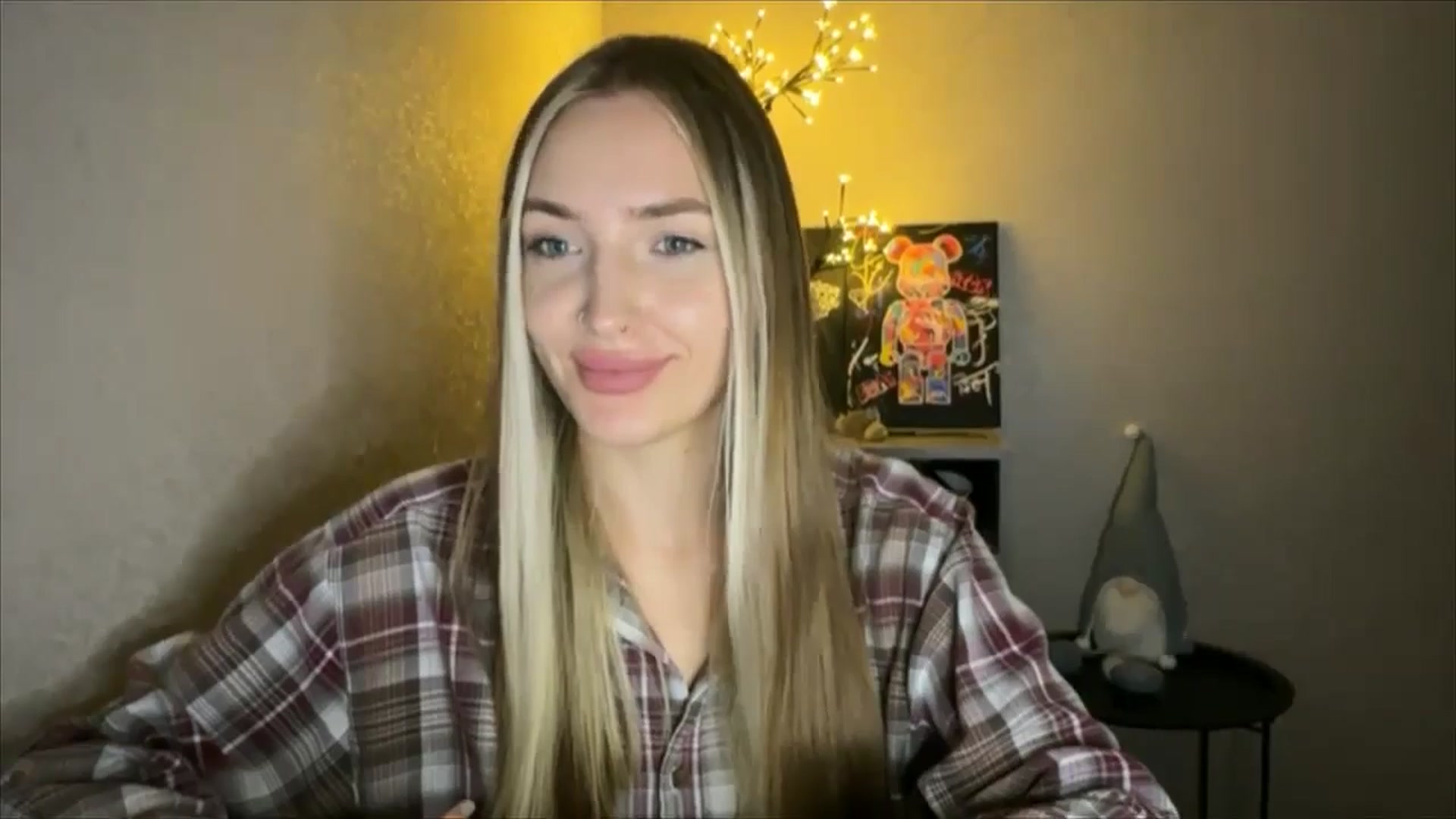 Gallery image thumbnail from My_Diana's myfreecams stream on, 10/03/2024, 22:34 image 3 of 20
