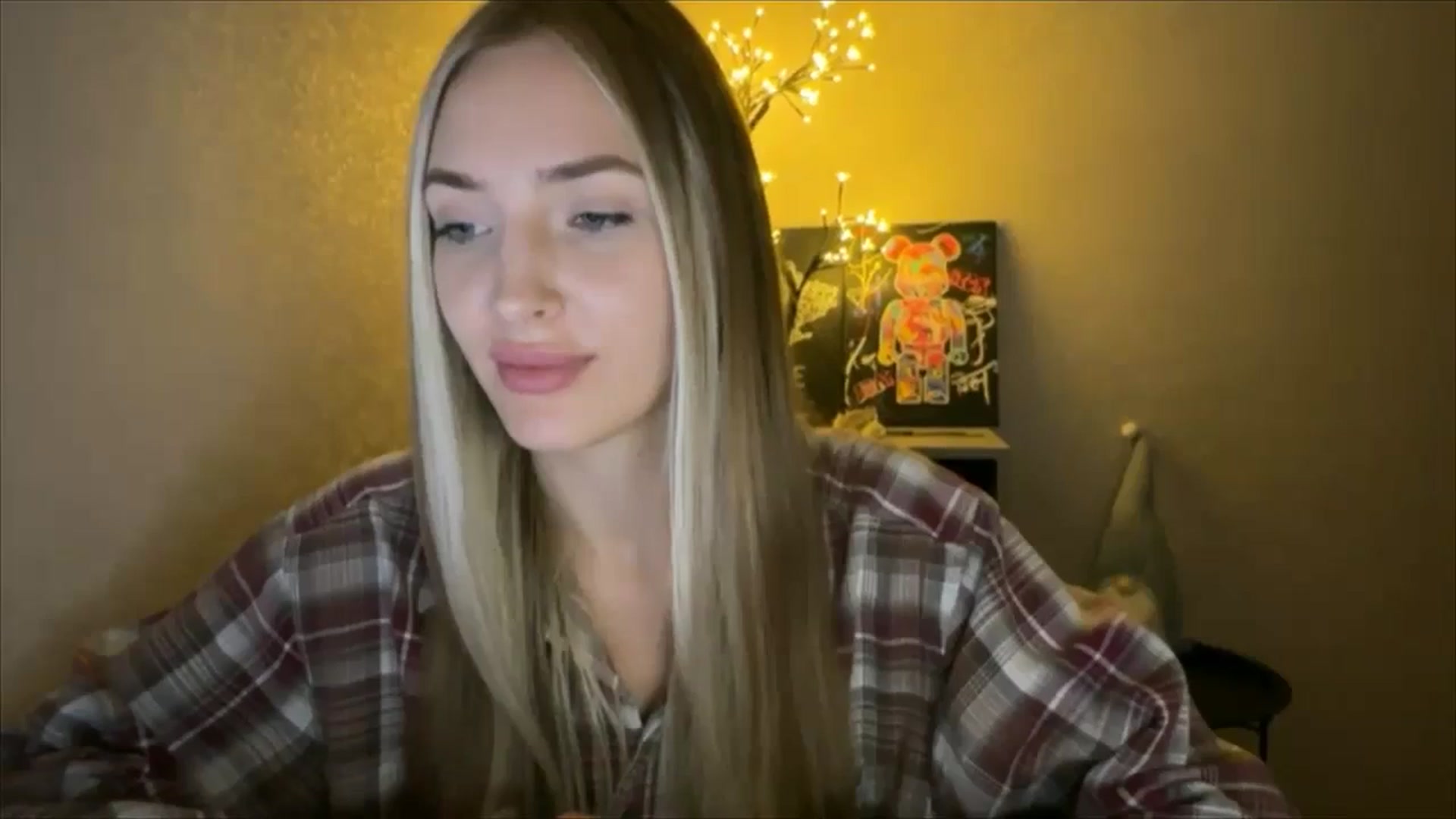 Gallery image thumbnail from My_Diana's myfreecams stream on, 10/03/2024, 22:34 image 13 of 20