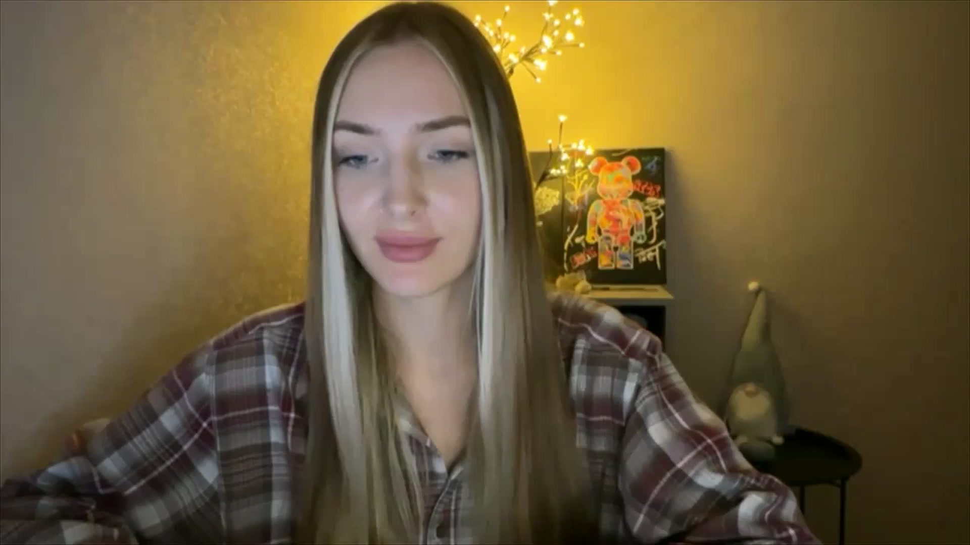 Gallery image thumbnail from My_Diana's myfreecams stream on, 10/03/2024, 22:34 image 18 of 20