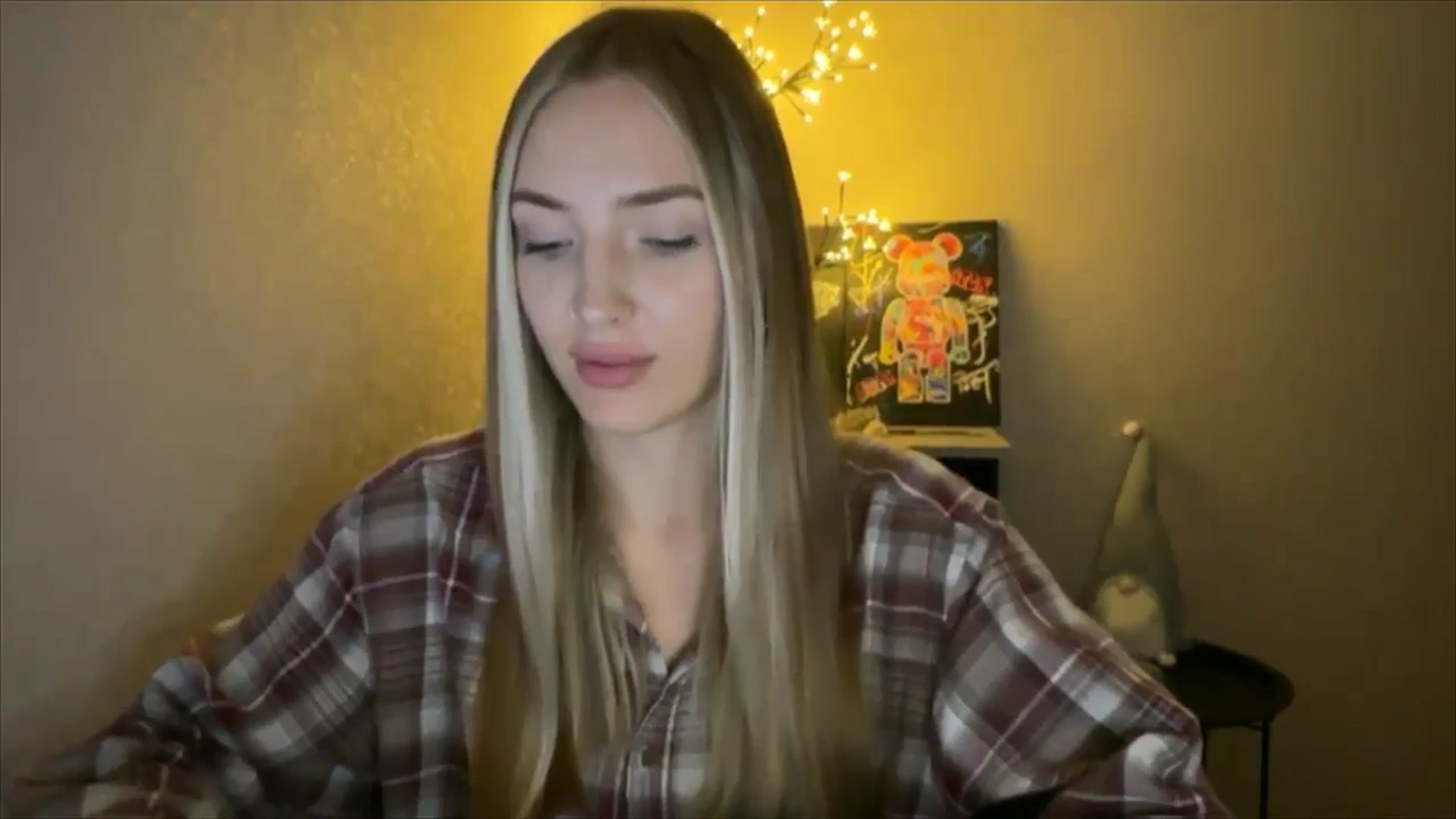 Gallery image thumbnail from My_Diana's myfreecams stream on, 10/03/2024, 22:34 image 15 of 20