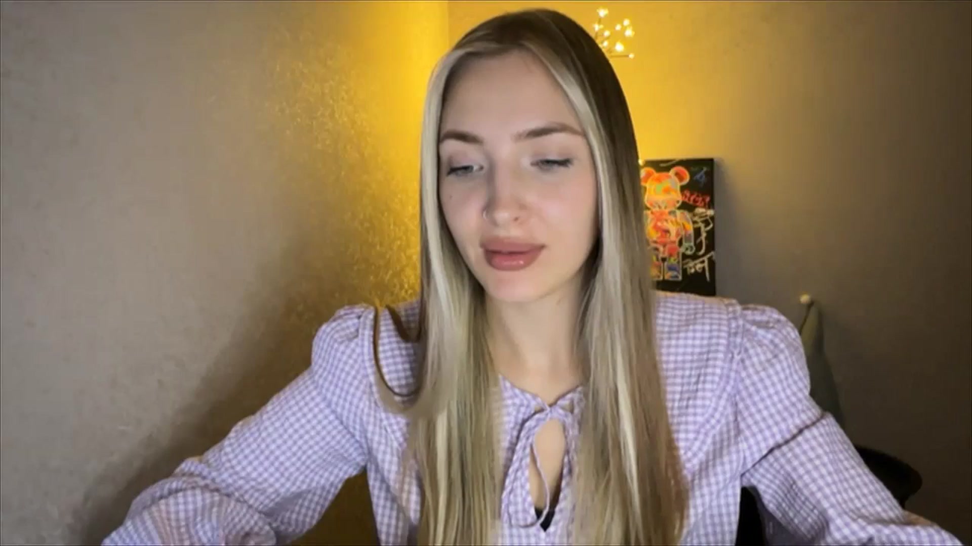 Gallery image thumbnail from My_Diana's myfreecams stream on, 10/04/2024, 19:36 image 17 of 20