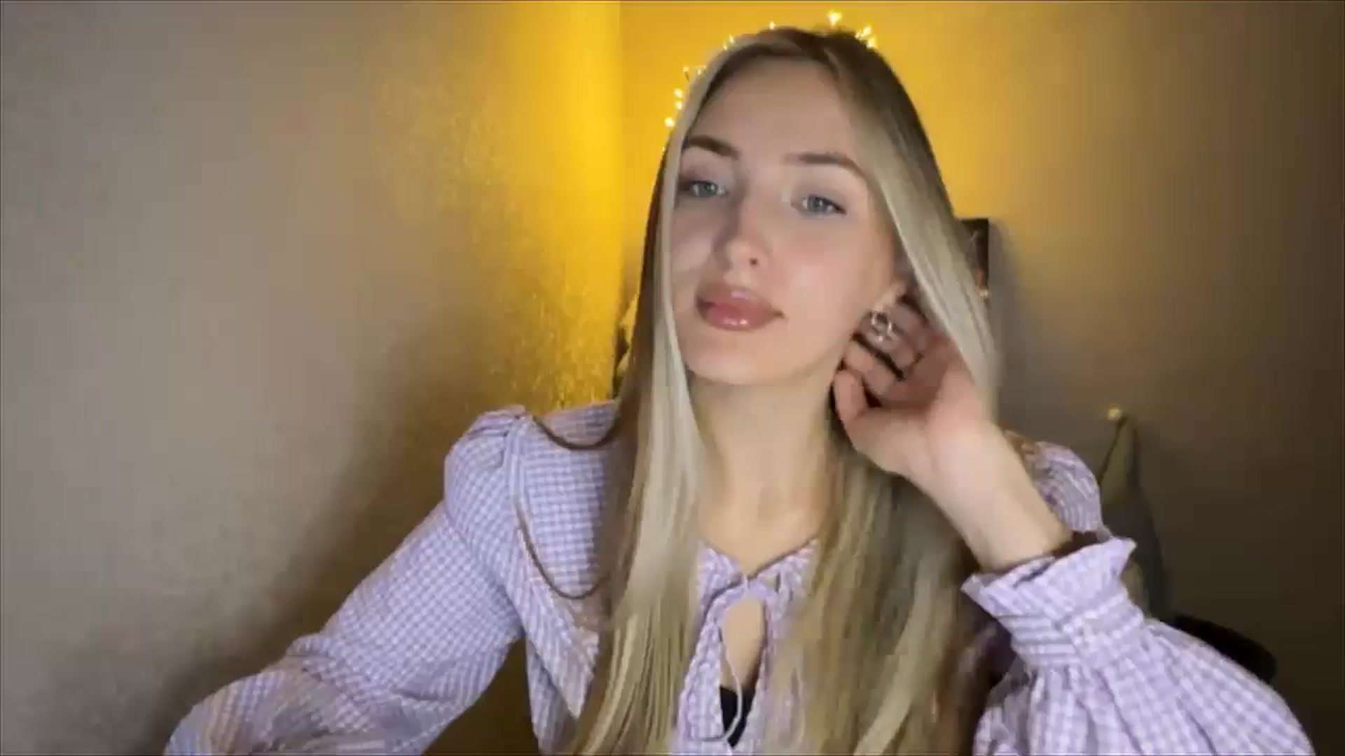 Gallery image thumbnail from My_Diana's myfreecams stream on, 10/04/2024, 19:36 image 19 of 20