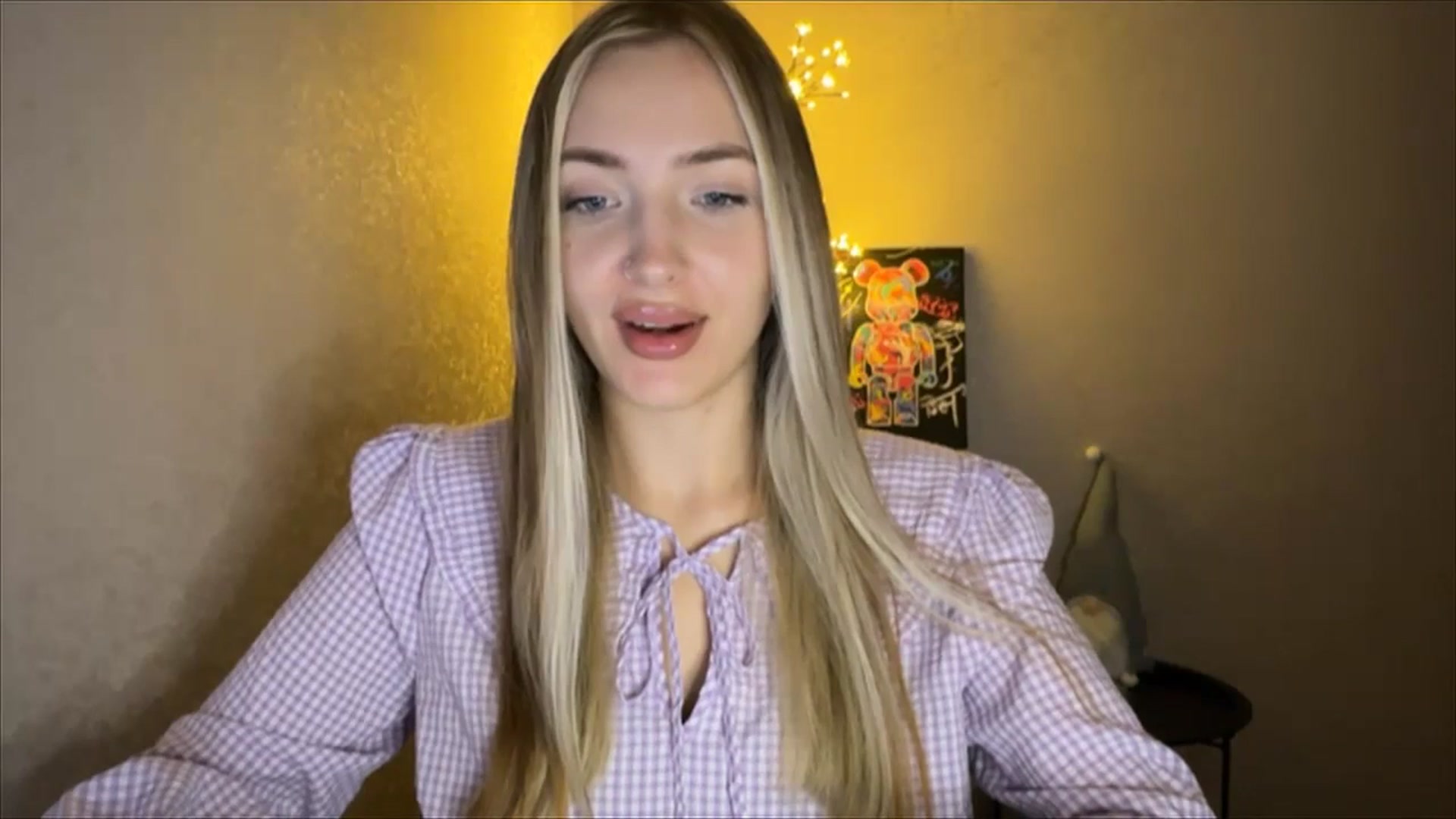 Gallery image thumbnail from My_Diana's myfreecams stream on, 10/04/2024, 21:19 image 14 of 20