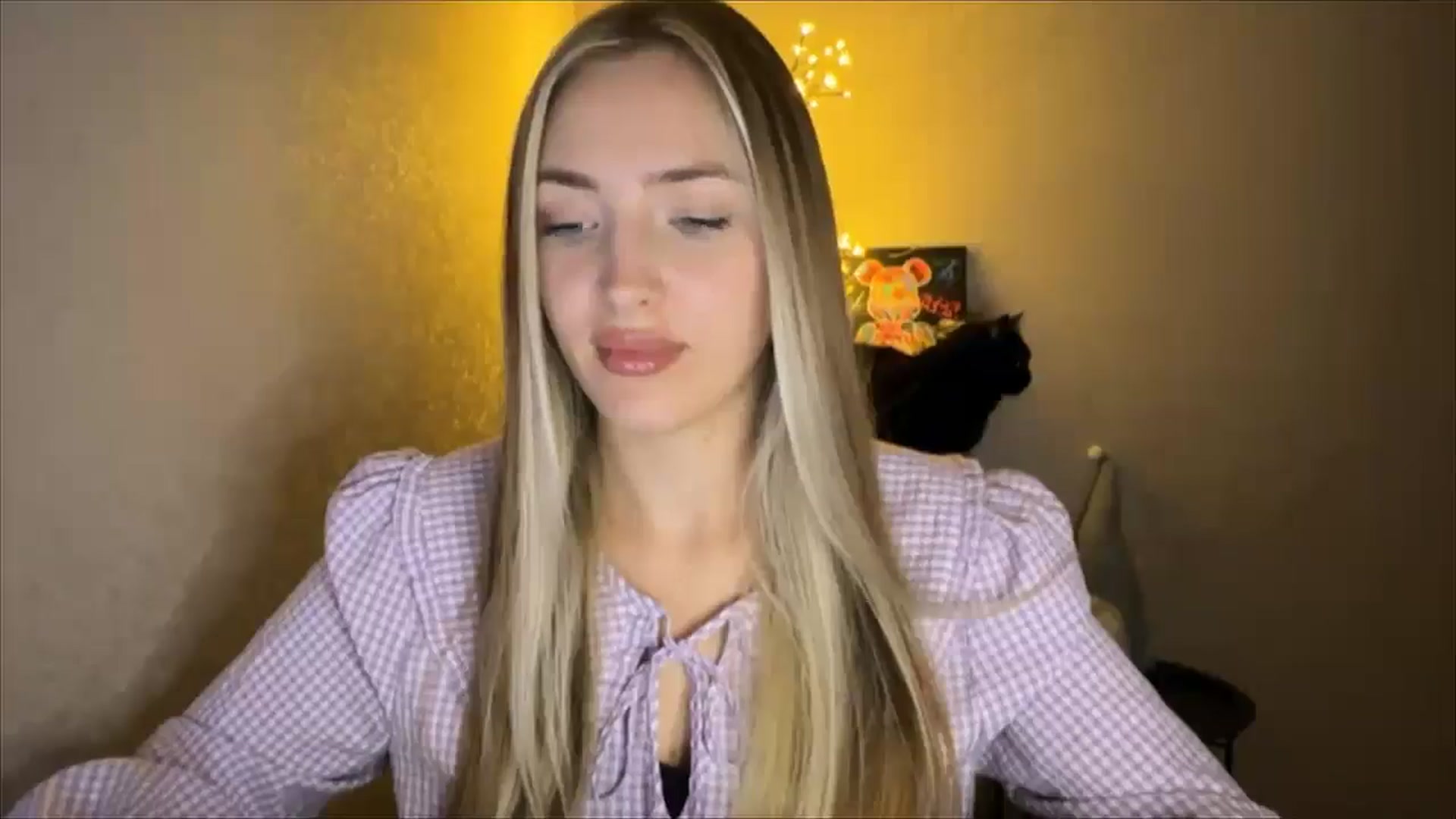 Gallery image thumbnail from My_Diana's myfreecams stream on, 10/04/2024, 21:19 image 19 of 20