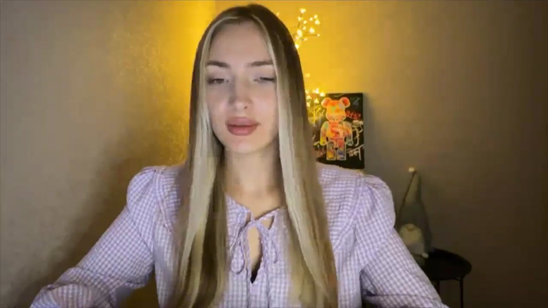 Gallery image thumbnail from My_Diana's myfreecams stream on, 10/04/2024, 21:19 image 16 of 20