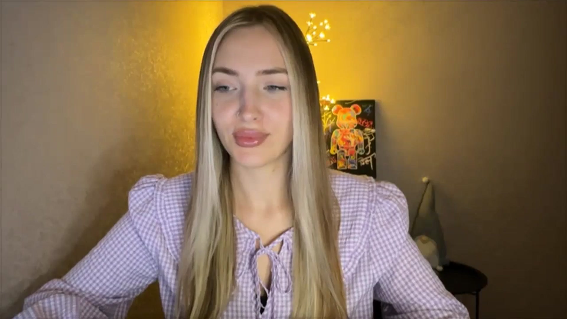 Gallery image thumbnail from My_Diana's myfreecams stream on, 10/04/2024, 21:19 image 8 of 20