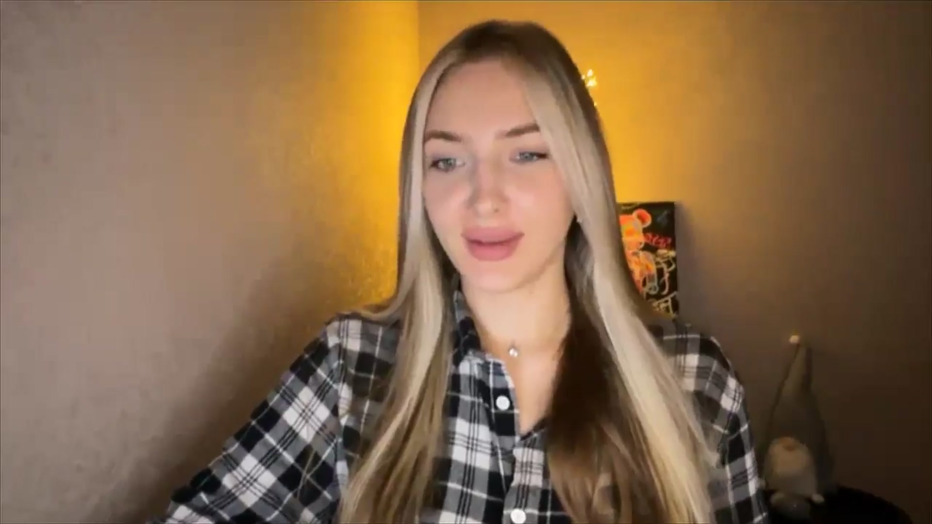 Gallery image thumbnail from My_Diana's myfreecams stream on, 10/05/2024, 20:04 image 16 of 20