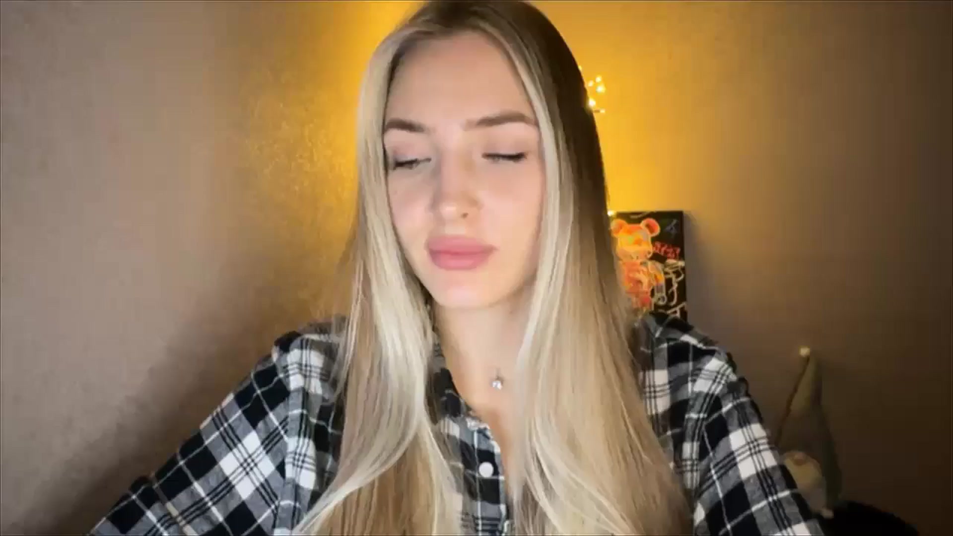 Gallery image thumbnail from My_Diana's myfreecams stream on, 10/05/2024, 20:04 image 3 of 20