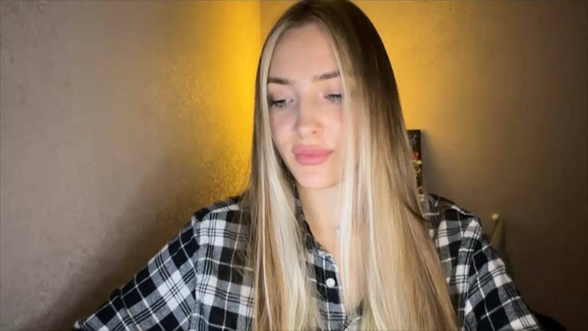Gallery image thumbnail from My_Diana's myfreecams stream on, 10/05/2024, 20:04 image 9 of 20