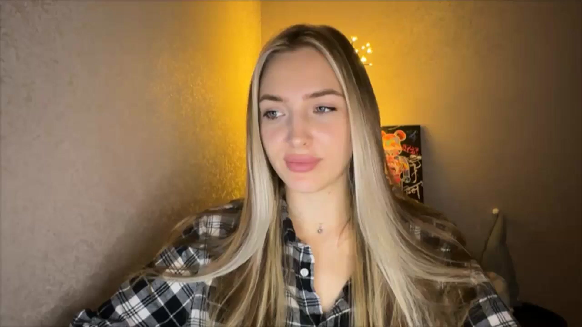 Gallery image thumbnail from My_Diana's myfreecams stream on, 10/05/2024, 20:04 image 15 of 20