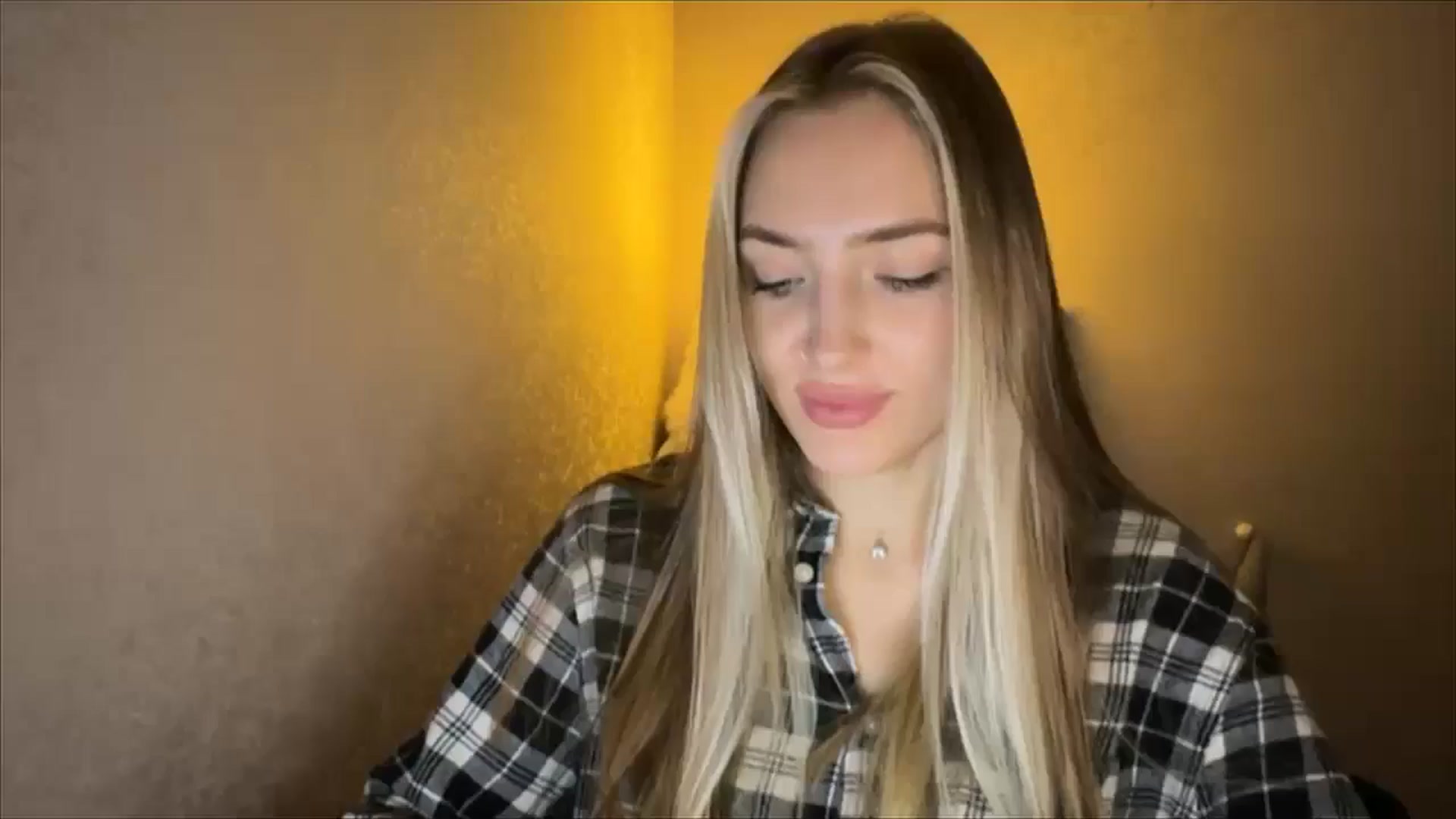 Gallery image thumbnail from My_Diana's myfreecams stream on, 10/05/2024, 20:52 image 19 of 20