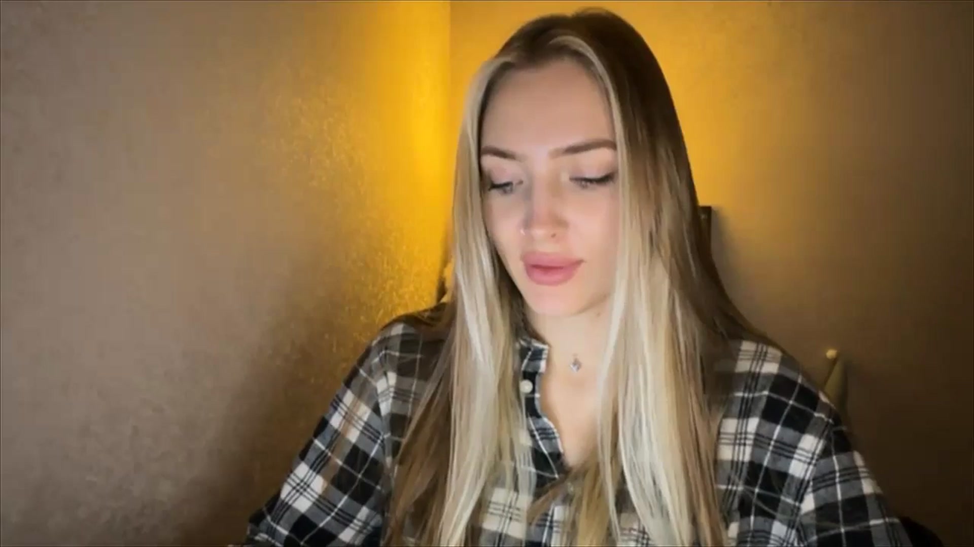 Gallery image thumbnail from My_Diana's myfreecams stream on, 10/05/2024, 20:52 image 18 of 20