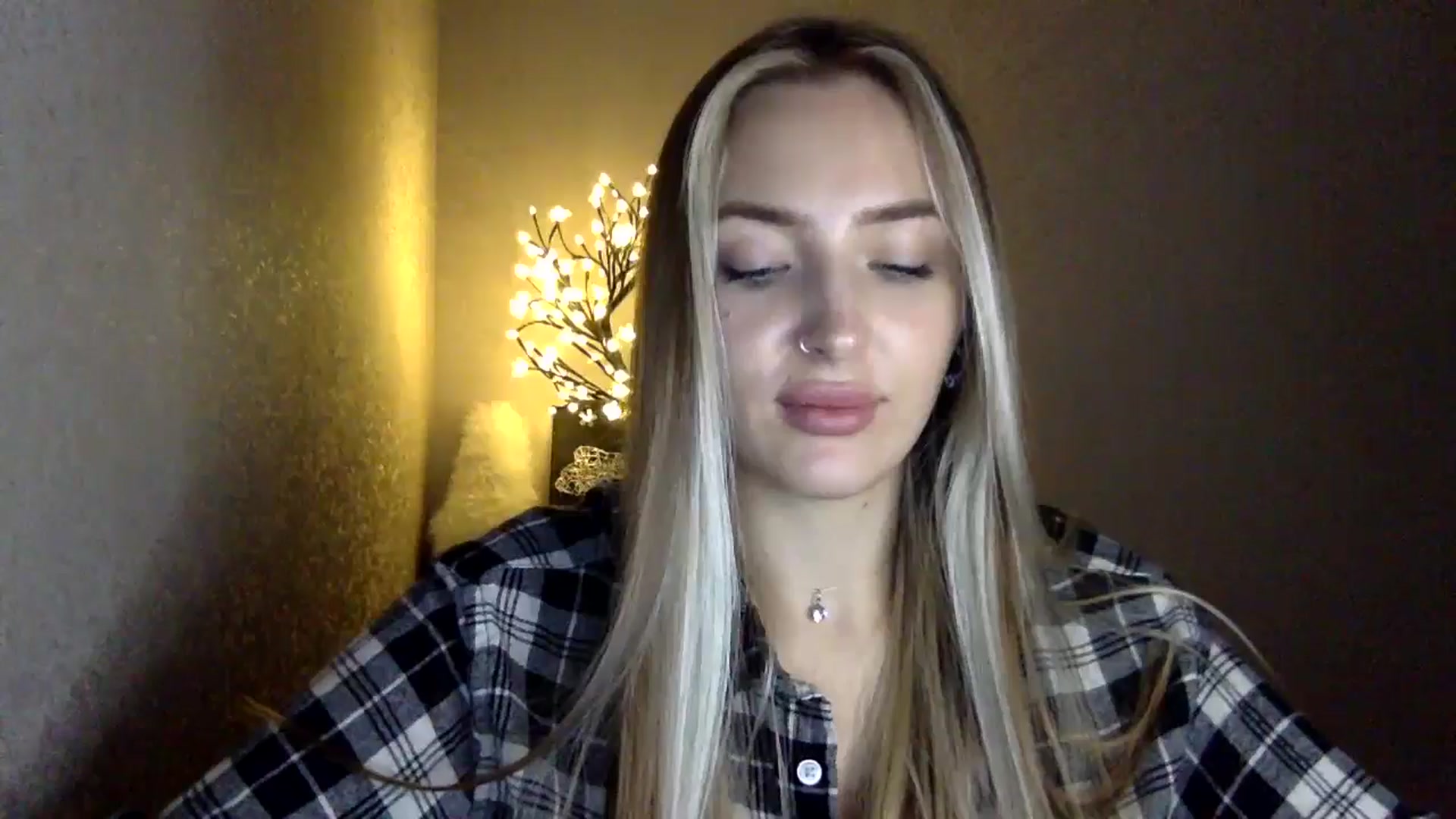 Gallery image thumbnail from My_Diana's myfreecams stream on, 10/05/2024, 22:30 image 18 of 20