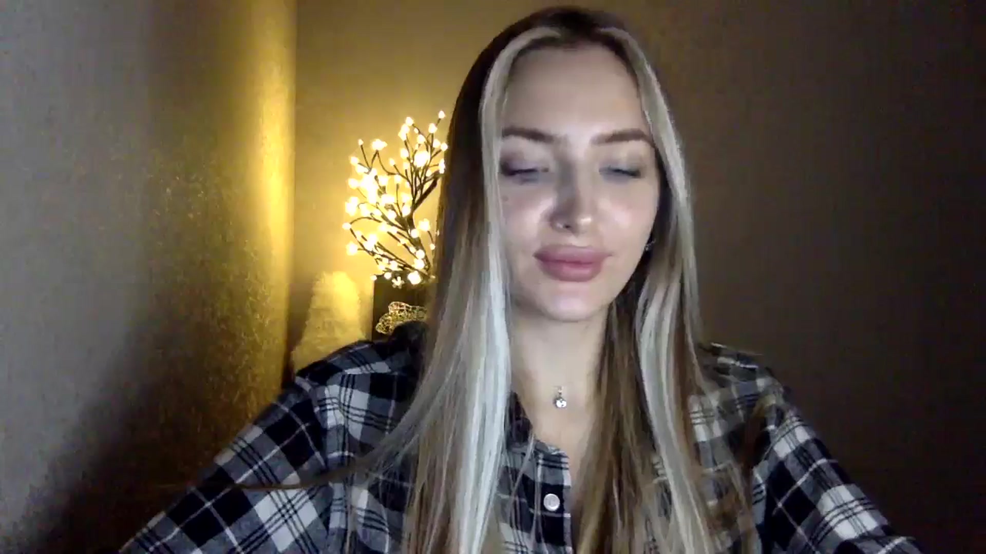 Gallery image thumbnail from My_Diana's myfreecams stream on, 10/05/2024, 22:30 image 16 of 20