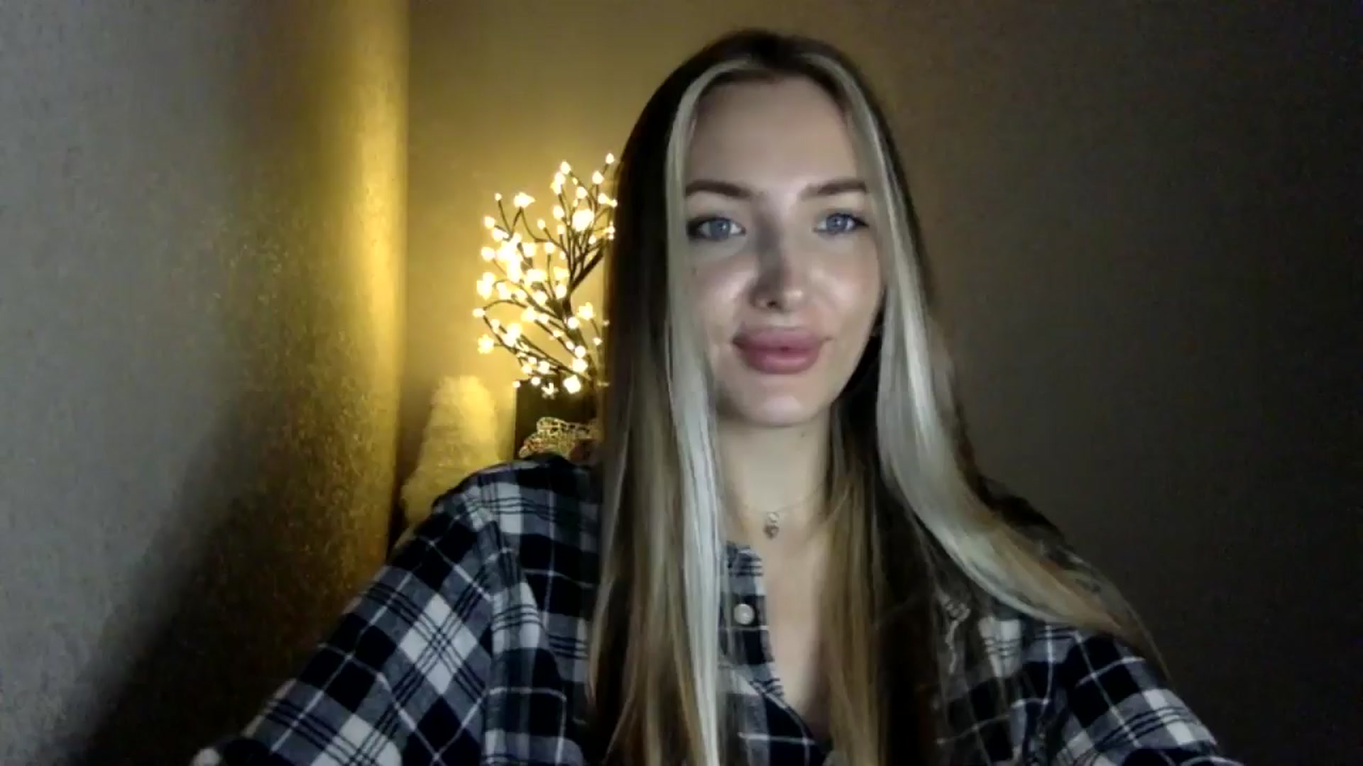 Gallery image thumbnail from My_Diana's myfreecams stream on, 10/05/2024, 22:30 image 8 of 20