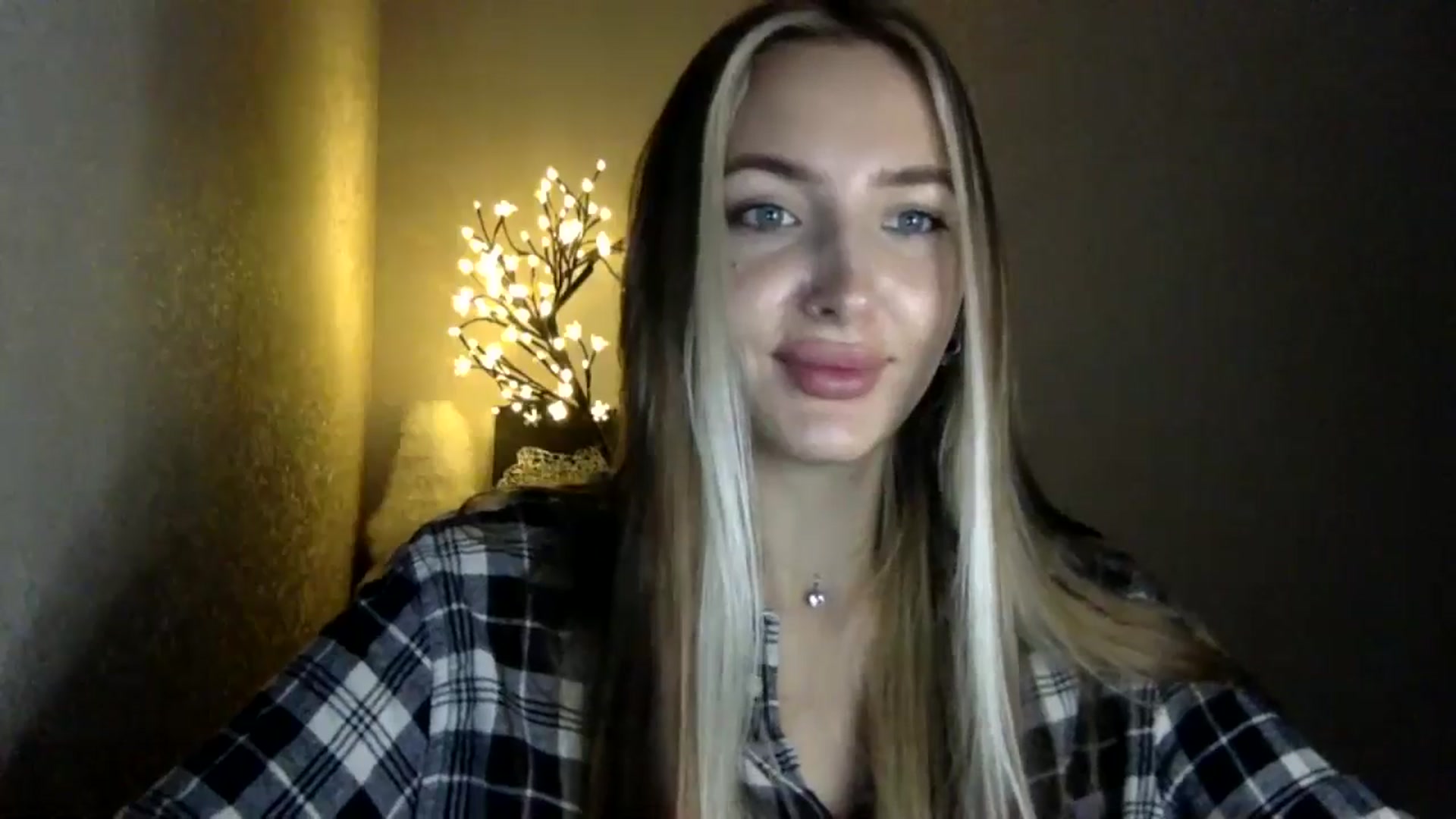 Gallery image thumbnail from My_Diana's myfreecams stream on, 10/05/2024, 22:30 image 7 of 20