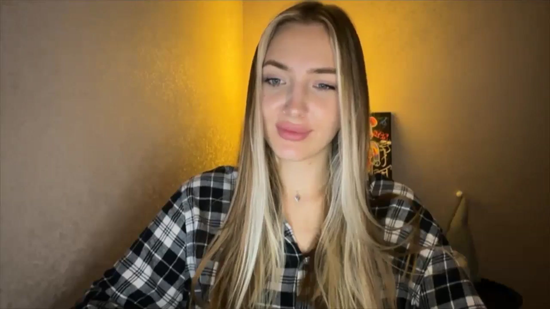 Gallery image thumbnail from My_Diana's myfreecams stream on, 10/05/2024, 22:30 image 3 of 20