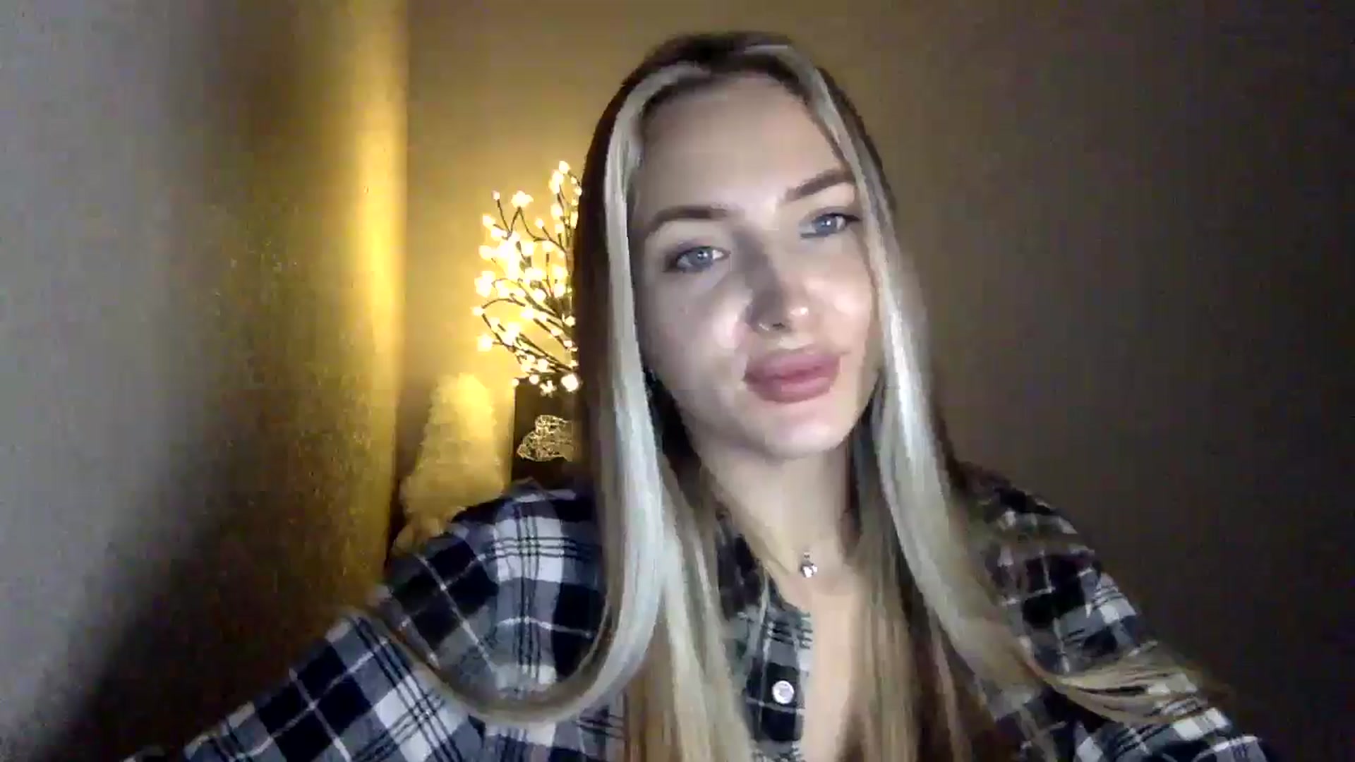 Gallery image thumbnail from My_Diana's myfreecams stream on, 10/05/2024, 22:30 image 11 of 20