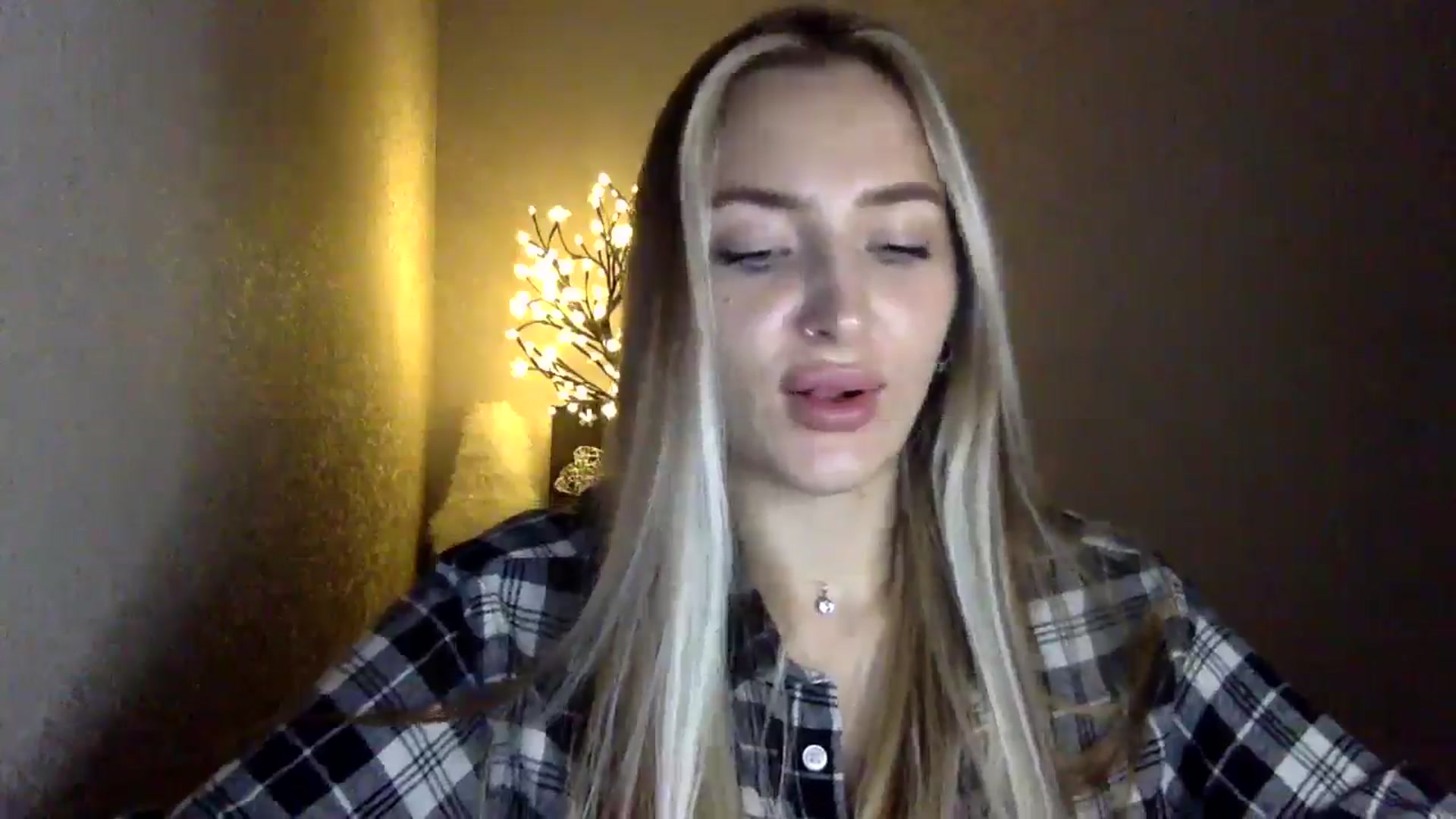 Gallery image thumbnail from My_Diana's myfreecams stream on, 10/05/2024, 22:30 image 15 of 20