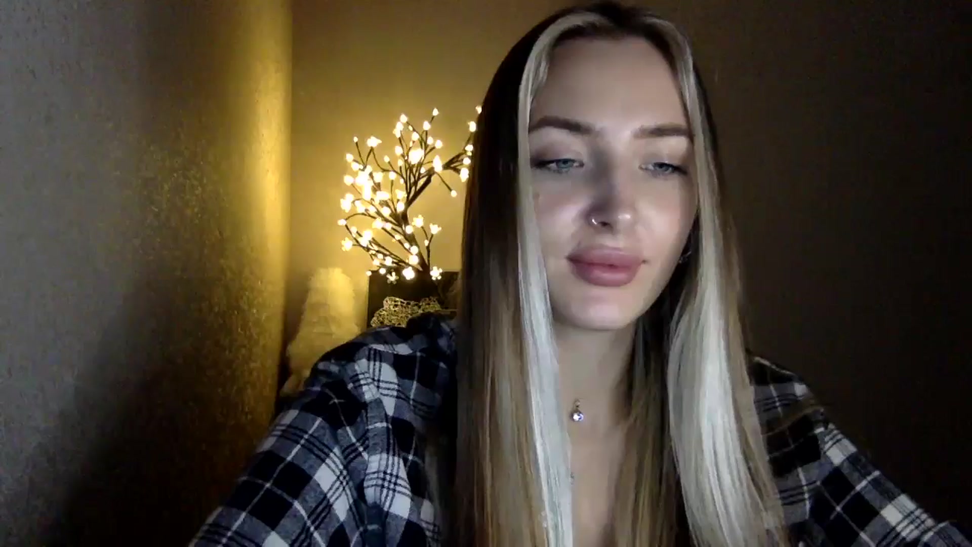Gallery image thumbnail from My_Diana's myfreecams stream on, 10/05/2024, 22:30 image 12 of 20