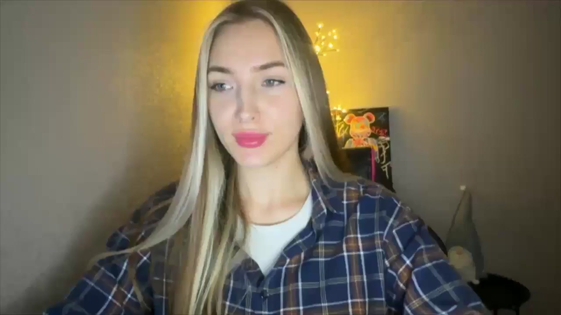 Gallery image thumbnail from My_Diana's myfreecams stream on, 10/06/2024, 19:36 image 3 of 20