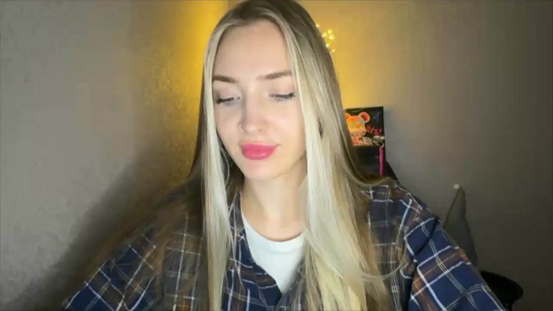 Gallery image thumbnail from My_Diana's myfreecams stream on, 10/06/2024, 19:36 image 1 of 20